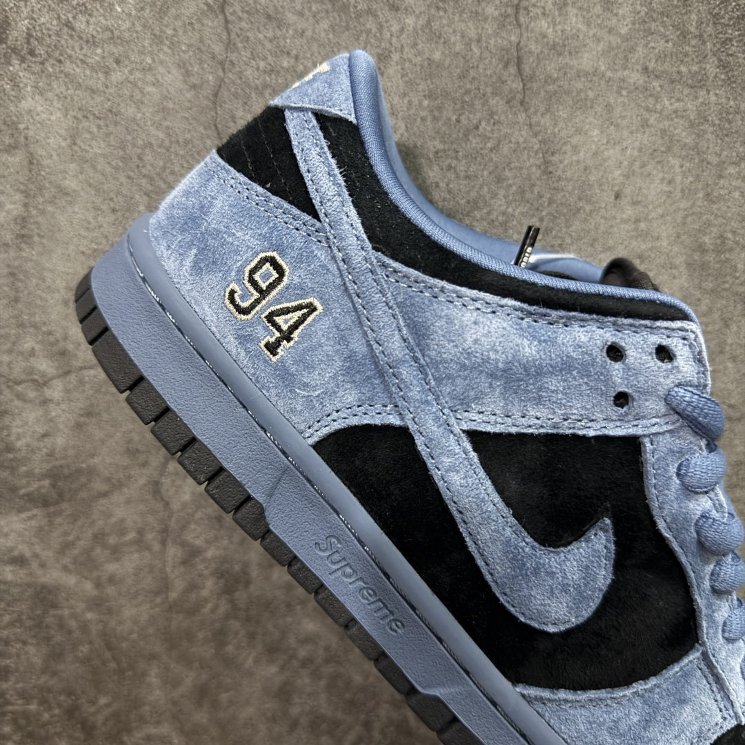 图片[7]-【纯原M版】 Supreme x Nike SB DUNK 低帮联名板鞋 货号：HQ8487-400 国内一线头部大厂出品 高端零售专供品质 全套原厂数据 原厂皮料 原厂辅料打造 德国进口真空加硫定型工艺 一码一模 真实半码 全方位细节全部到位 细节处理比正品更顶！ 尺码：40 40.5 41 42 42.5 43 44 44.5 45 46 47.5-选品中心