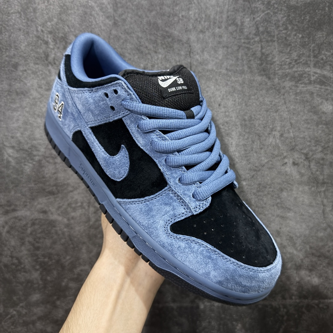 图片[3]-【纯原M版】 Supreme x Nike SB DUNK 低帮联名板鞋 货号：HQ8487-400 国内一线头部大厂出品 高端零售专供品质 全套原厂数据 原厂皮料 原厂辅料打造 德国进口真空加硫定型工艺 一码一模 真实半码 全方位细节全部到位 细节处理比正品更顶！ 尺码：40 40.5 41 42 42.5 43 44 44.5 45 46 47.5-选品中心