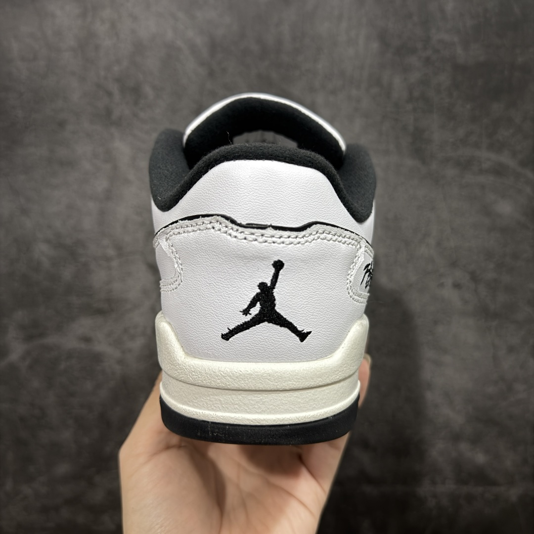 图片[4]-【神版】Air Jordan 4 Retro Flight Court 低帮 黑粉 AJ4 乔丹4代 aj4 乔4 低邦 乔丹篮球鞋系列 目前此系列市场最优版本 头层带半码 区别市场通货 鞋款整体以黑色翻毛皮打造，搭配侧身黑色麂皮框架，鞋舌及后跟Jumpman Logo分别采用黑色、灰色刺绣点缀，后跟侧身Flighth字样也辅以灰色刺绣呈现，秉承轻量化的速度型篮球鞋设计思想完成设计，降低重量的同时提升舒适度，中底延续前作使用了分离式后掌可视化Air Soleb气垫。鞋带孔和后跟鞋提以籃网为造型灵感，将篮球运动巧妙融入到鞋款的设计之中，使鞋身整体富有流动性、节奏感和优雅气质。 货号：HF3255-100 尺码：36 36.5 37.5 38 38.5 39 40 40.5 41 42 42.5 43 44 44.5 45-选品中心