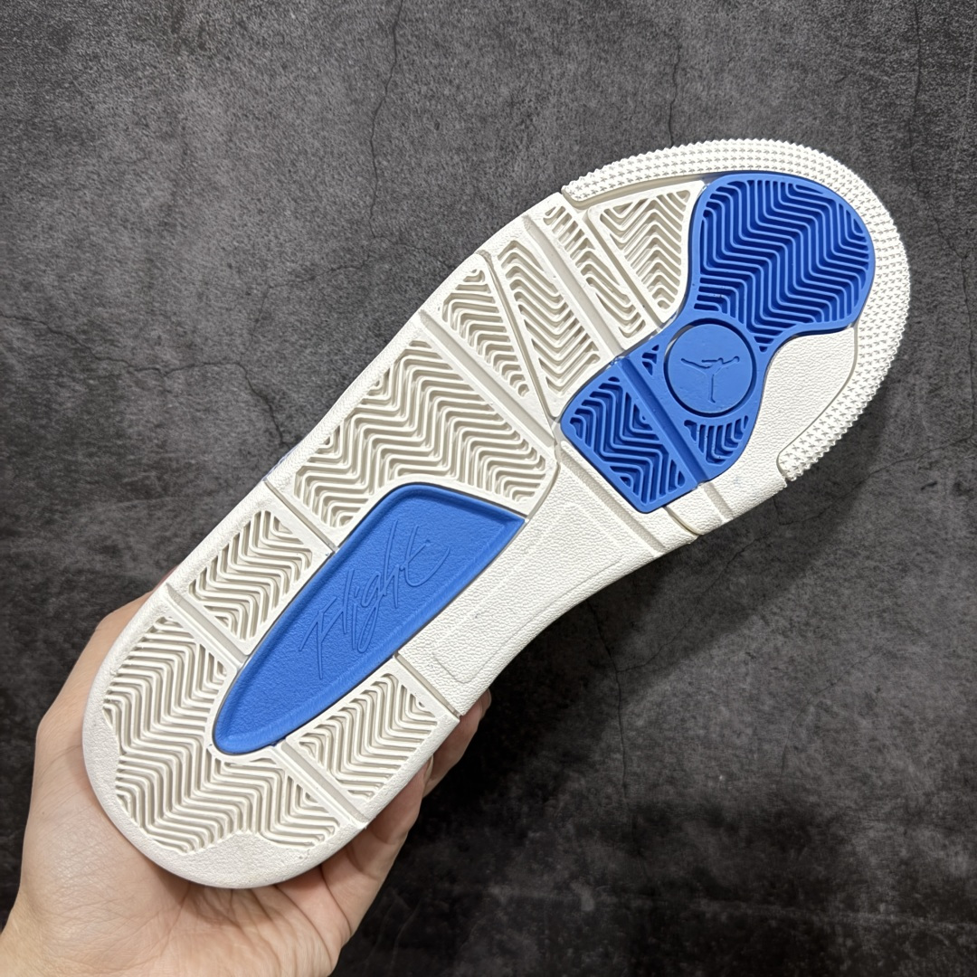 图片[9]-【神版】Air Jordan 4 Retro Flight Court 低帮 黑粉 AJ4 乔丹4代 aj4 乔4 低邦 乔丹篮球鞋系列 目前此系列市场最优版本 头层带半码 区别市场通货 鞋款整体以黑色翻毛皮打造，搭配侧身黑色麂皮框架，鞋舌及后跟Jumpman Logo分别采用黑色、灰色刺绣点缀，后跟侧身Flighth字样也辅以灰色刺绣呈现，秉承轻量化的速度型篮球鞋设计思想完成设计，降低重量的同时提升舒适度，中底延续前作使用了分离式后掌可视化Air Soleb气垫。鞋带孔和后跟鞋提以籃网为造型灵感，将篮球运动巧妙融入到鞋款的设计之中，使鞋身整体富有流动性、节奏感和优雅气质。 货号：FZ9854-400 尺码：36 36.5 37.5 38 38.5 39 40 40.5 41 42 42.5 43 44 44.5 45-选品中心