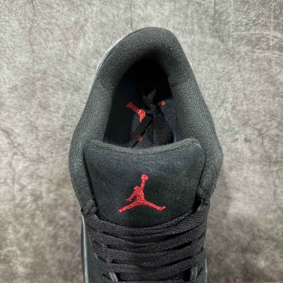 图片[8]-【神版】Air Jordan 4 Retro Flight Court 低帮 黑粉 AJ4 乔丹4代 aj4 乔4 低邦 黑粉 乔丹篮球鞋系列 目前此系列市场最优版本 头层带半码 区别市场通货 鞋款整体以黑色翻毛皮打造，搭配侧身黑色麂皮框架，鞋舌及后跟Jumpman Logo分别采用黑色、灰色刺绣点缀，后跟侧身Flighth字样也辅以灰色刺绣呈现，秉承轻量化的速度型篮球鞋设计思想完成设计，降低重量的同时提升舒适度，中底延续前作使用了分离式后掌可视化Air Soleb气垫。鞋带孔和后跟鞋提以籃网为造型灵感，将篮球运动巧妙融入到鞋款的设计之中，使鞋身整体富有流动性、节奏感和优雅气质。 货号：HF3255-001 尺码：36 36.5 37.5 38 38.5 39 40 40.5 41 42 42.5 43 44 44.5 45-选品中心