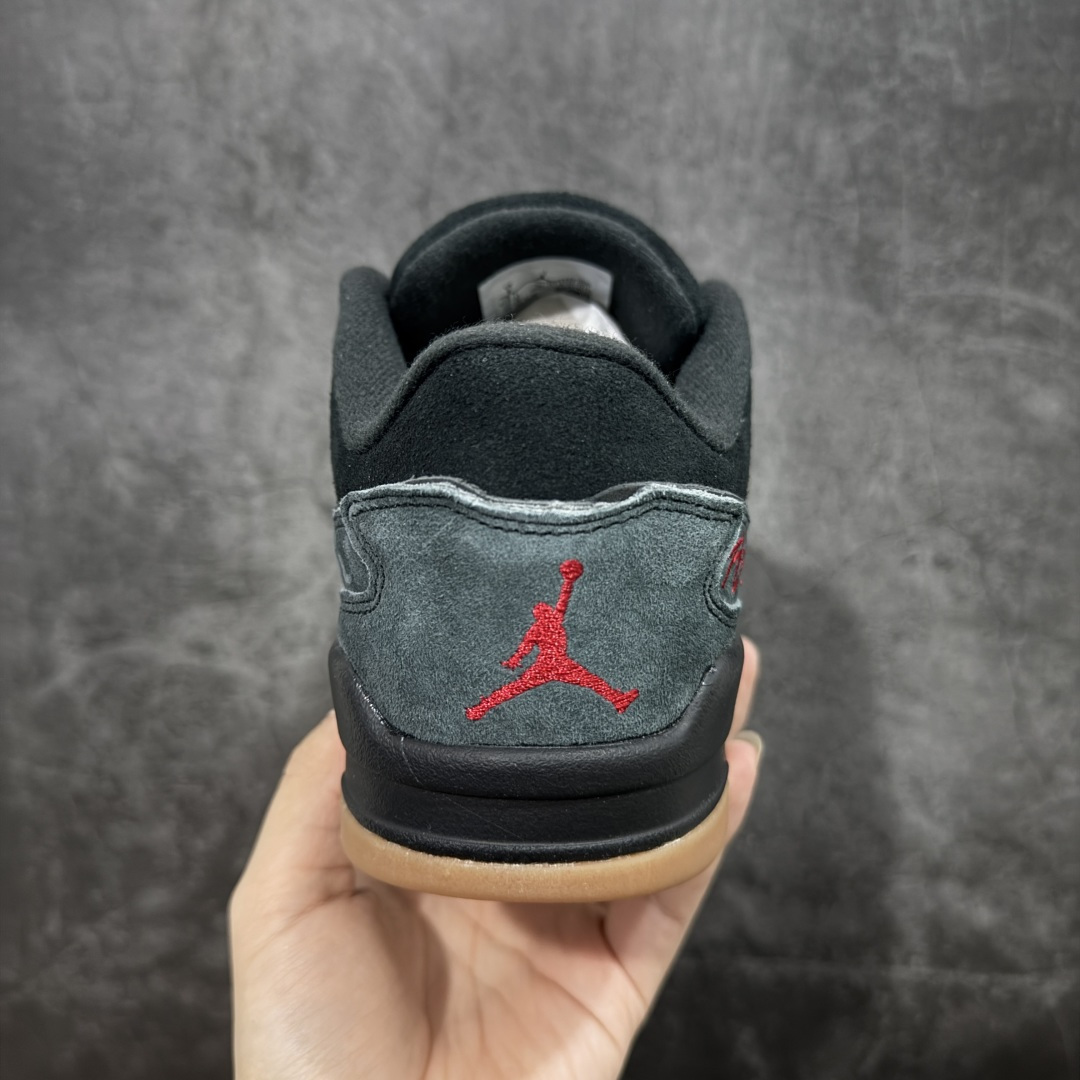 图片[4]-【神版】Air Jordan 4 Retro Flight Court 低帮 黑粉 AJ4 乔丹4代 aj4 乔4 低邦 黑粉 乔丹篮球鞋系列 目前此系列市场最优版本 头层带半码 区别市场通货 鞋款整体以黑色翻毛皮打造，搭配侧身黑色麂皮框架，鞋舌及后跟Jumpman Logo分别采用黑色、灰色刺绣点缀，后跟侧身Flighth字样也辅以灰色刺绣呈现，秉承轻量化的速度型篮球鞋设计思想完成设计，降低重量的同时提升舒适度，中底延续前作使用了分离式后掌可视化Air Soleb气垫。鞋带孔和后跟鞋提以籃网为造型灵感，将篮球运动巧妙融入到鞋款的设计之中，使鞋身整体富有流动性、节奏感和优雅气质。 货号：HF3255-001 尺码：36 36.5 37.5 38 38.5 39 40 40.5 41 42 42.5 43 44 44.5 45-选品中心