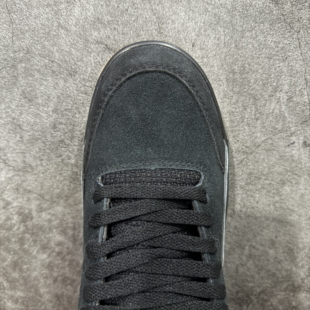 图片[5]-【神版】Air Jordan 4 Retro Flight Court 低帮 黑粉 AJ4 乔丹4代 aj4 乔4 低邦 黑粉 乔丹篮球鞋系列 目前此系列市场最优版本 头层带半码 区别市场通货 鞋款整体以黑色翻毛皮打造，搭配侧身黑色麂皮框架，鞋舌及后跟Jumpman Logo分别采用黑色、灰色刺绣点缀，后跟侧身Flighth字样也辅以灰色刺绣呈现，秉承轻量化的速度型篮球鞋设计思想完成设计，降低重量的同时提升舒适度，中底延续前作使用了分离式后掌可视化Air Soleb气垫。鞋带孔和后跟鞋提以籃网为造型灵感，将篮球运动巧妙融入到鞋款的设计之中，使鞋身整体富有流动性、节奏感和优雅气质。 货号：HF3255-001 尺码：36 36.5 37.5 38 38.5 39 40 40.5 41 42 42.5 43 44 44.5 45-选品中心