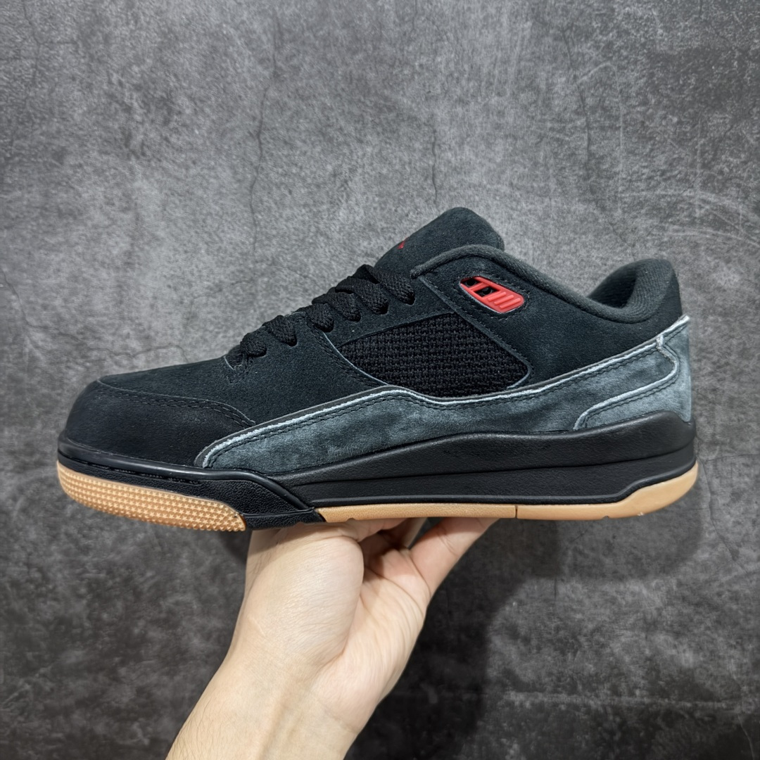 图片[2]-【神版】Air Jordan 4 Retro Flight Court 低帮 黑粉 AJ4 乔丹4代 aj4 乔4 低邦 黑粉 乔丹篮球鞋系列 目前此系列市场最优版本 头层带半码 区别市场通货 鞋款整体以黑色翻毛皮打造，搭配侧身黑色麂皮框架，鞋舌及后跟Jumpman Logo分别采用黑色、灰色刺绣点缀，后跟侧身Flighth字样也辅以灰色刺绣呈现，秉承轻量化的速度型篮球鞋设计思想完成设计，降低重量的同时提升舒适度，中底延续前作使用了分离式后掌可视化Air Soleb气垫。鞋带孔和后跟鞋提以籃网为造型灵感，将篮球运动巧妙融入到鞋款的设计之中，使鞋身整体富有流动性、节奏感和优雅气质。 货号：HF3255-001 尺码：36 36.5 37.5 38 38.5 39 40 40.5 41 42 42.5 43 44 44.5 45-选品中心