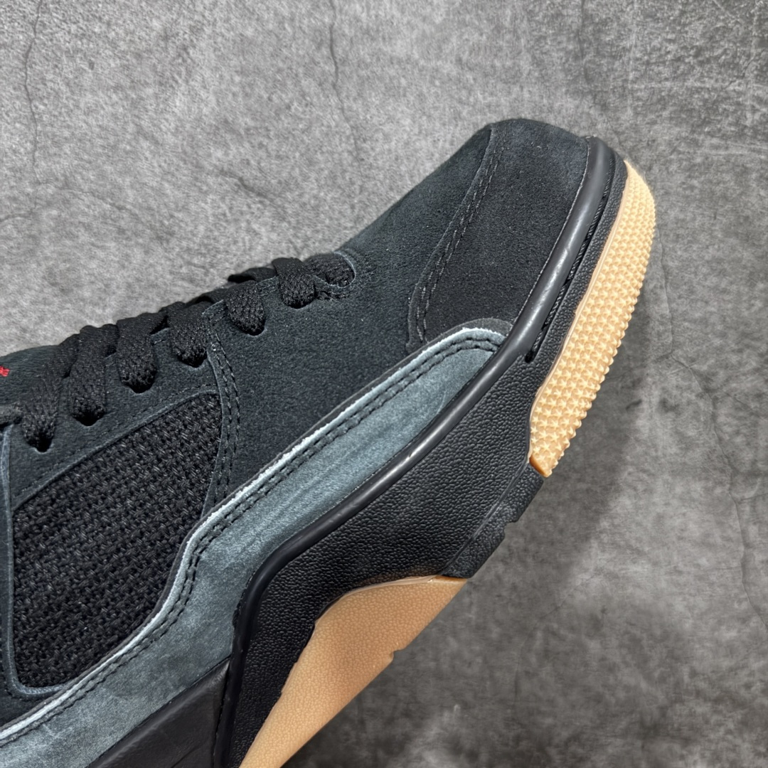 图片[6]-【神版】Air Jordan 4 Retro Flight Court 低帮 黑粉 AJ4 乔丹4代 aj4 乔4 低邦 黑粉 乔丹篮球鞋系列 目前此系列市场最优版本 头层带半码 区别市场通货 鞋款整体以黑色翻毛皮打造，搭配侧身黑色麂皮框架，鞋舌及后跟Jumpman Logo分别采用黑色、灰色刺绣点缀，后跟侧身Flighth字样也辅以灰色刺绣呈现，秉承轻量化的速度型篮球鞋设计思想完成设计，降低重量的同时提升舒适度，中底延续前作使用了分离式后掌可视化Air Soleb气垫。鞋带孔和后跟鞋提以籃网为造型灵感，将篮球运动巧妙融入到鞋款的设计之中，使鞋身整体富有流动性、节奏感和优雅气质。 货号：HF3255-001 尺码：36 36.5 37.5 38 38.5 39 40 40.5 41 42 42.5 43 44 44.5 45-选品中心