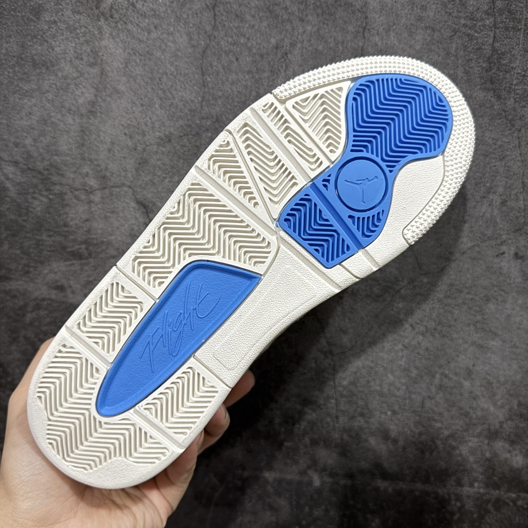 图片[9]-【神版】Air Jordan 4 Retro Flight Court 低帮 黑粉 AJ4 乔丹4代 aj4 乔4 低邦 黑粉 乔丹篮球鞋系列 目前此系列市场最优版本 头层带半码 区别市场通货 鞋款整体以黑色翻毛皮打造，搭配侧身黑色麂皮框架，鞋舌及后跟Jumpman Logo分别采用黑色、灰色刺绣点缀，后跟侧身Flighth字样也辅以灰色刺绣呈现，秉承轻量化的速度型篮球鞋设计思想完成设计，降低重量的同时提升舒适度，中底延续前作使用了分离式后掌可视化Air Soleb气垫。鞋带孔和后跟鞋提以籃网为造型灵感，将篮球运动巧妙融入到鞋款的设计之中，使鞋身整体富有流动性、节奏感和优雅气质。 货号：HF3255-005 尺码：36 36.5 37.5 38 38.5 39 40 40.5 41 42 42.5 43 44 44.5 45-选品中心