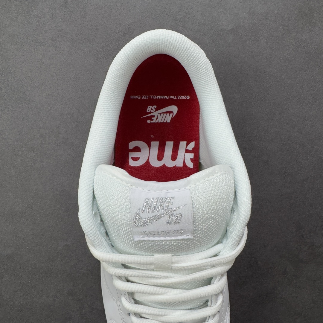 图片[7]-【公司级】Supreme x NK Dunk Low 低帮Sup联名 专业dunk大厂出品 品质第一梯队 原材料麂皮打造 原鞋开发 版型完美 全新 Supreme × Nike SB Dunk Low “94” Pack 终于要了 后跟“94”标注Supreme创立年份，中底联名Logo 情怀系列 货号：HQ8487-100 尺码：36-46带半码 编码：YBB260270-选品中心