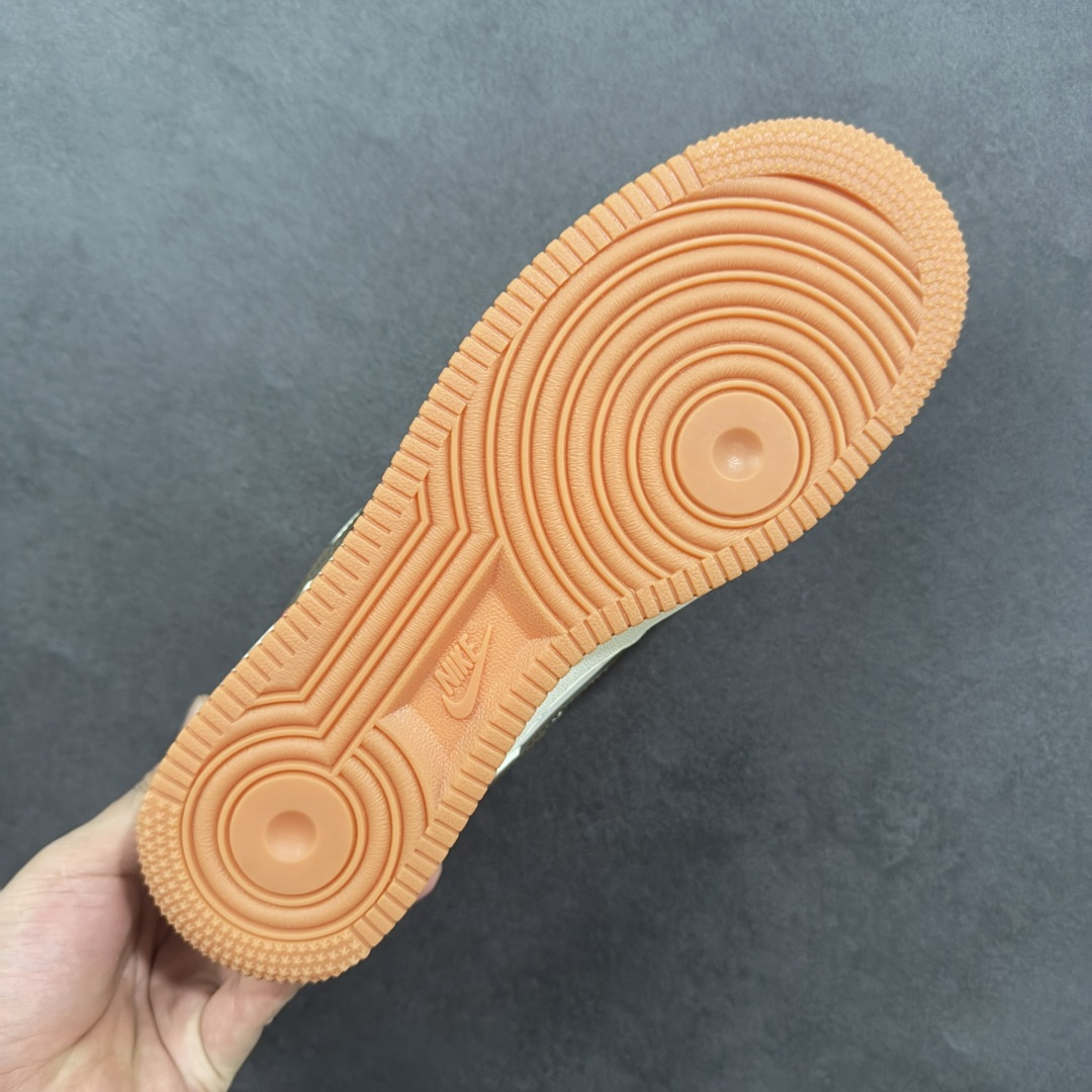 图片[9]-【定制版】Nike Air Force 1\’07 Low 联名 爱心米黑生胶 空军一号低帮休闲板鞋  #原楦头原纸板 原装鞋盒 定制五金配件 内置全掌气垫 原厂鞋底 货号：QW5836-027  尺码：36 36.5 37.5 38 38.5 39 40 40.5 41 42 42.5 43 44 44.5 45-选品中心