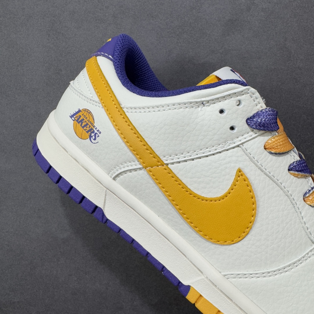 图片[6]-【定制版】Nike SB Dunk Low“NBA联名——紫金湖人” 周年高端定制 低帮休闲板鞋 定制鞋盒 大厂纯原品质出货 超高清洁度 皮料切割干净无任何毛边 细节完美 货号：CS1688-107 尺码：36 36.5 37.5 38 38.5 39 40 40.5 41 42 42.5 43 44 44.5 45 编码：HXSB330340-选品中心