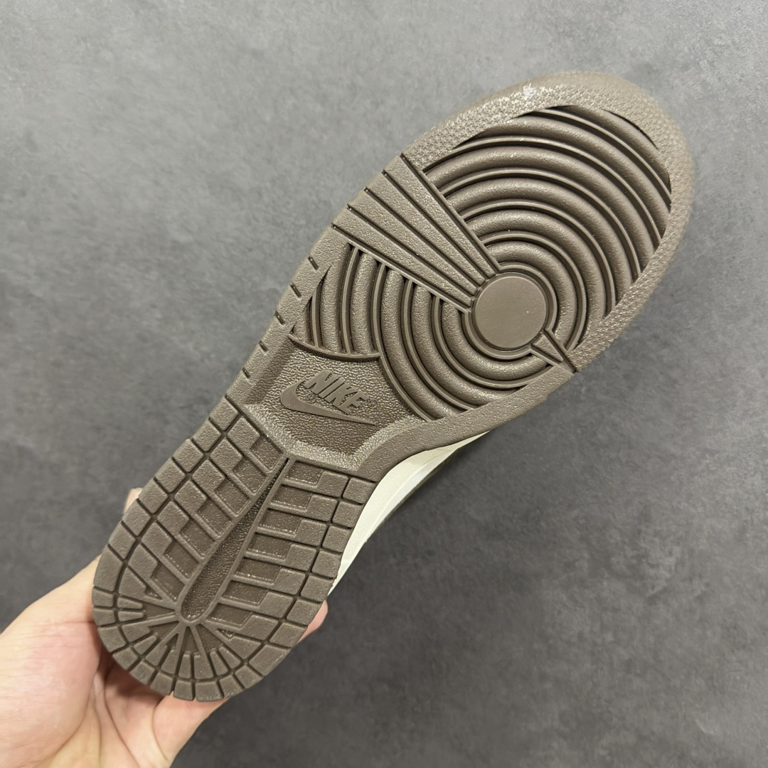 图片[9]-【定制版】Nike SB Dunk 斯图西 LV 三方联名——奶白灰 高端定制 低帮休闲板鞋 定制鞋盒 大厂纯原品质出货 超高清洁度 高级麂皮 皮料切割干净无任何毛边 细节完美 货号：SG6688-003 尺码：36 36.5 37.5 38 38.5 39 40 40.5 41 42 42.5 43 44 44.5 45 编码：HXSB330340-选品中心