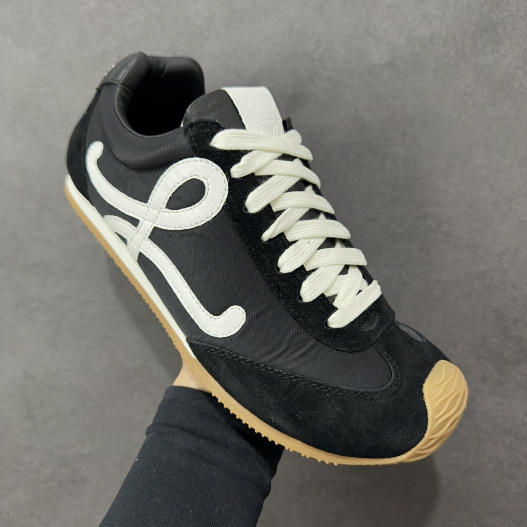 图片[3]-【公司级礼盒版】罗意威LOEWE 2025 Ballet Runner2.0 新款芭蕾舞鞋 双层精美礼盒包装 细节完美 裁边清洁度超高 无毛边 版型和材质均1比1复刻 内里头层皮料 价格合理不杀猪 中端版本品质💪🏻 尺码 35-45-选品中心