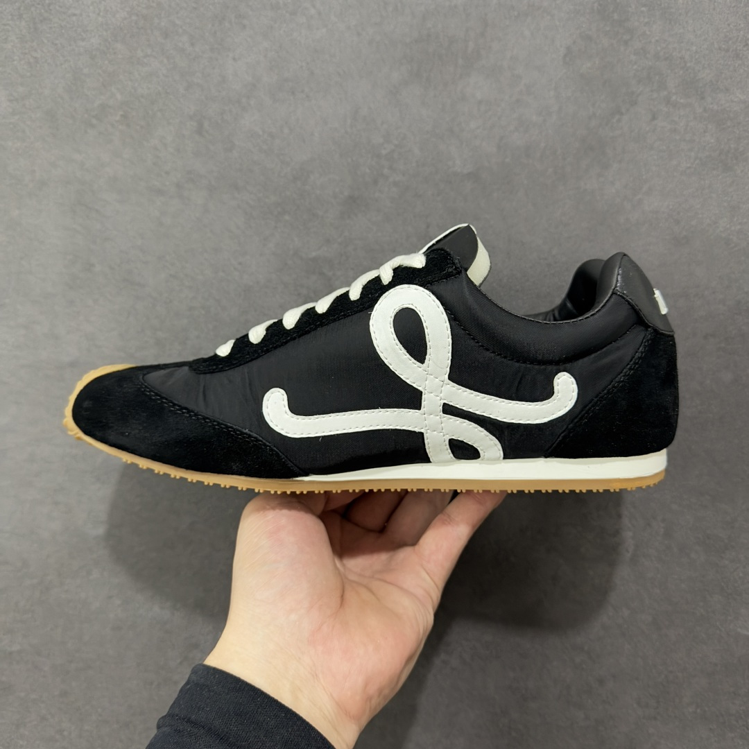 图片[2]-【公司级礼盒版】罗意威LOEWE 2025 Ballet Runner2.0 新款芭蕾舞鞋 双层精美礼盒包装 细节完美 裁边清洁度超高 无毛边 版型和材质均1比1复刻 内里头层皮料 价格合理不杀猪 中端版本品质💪🏻 尺码 35-45-选品中心