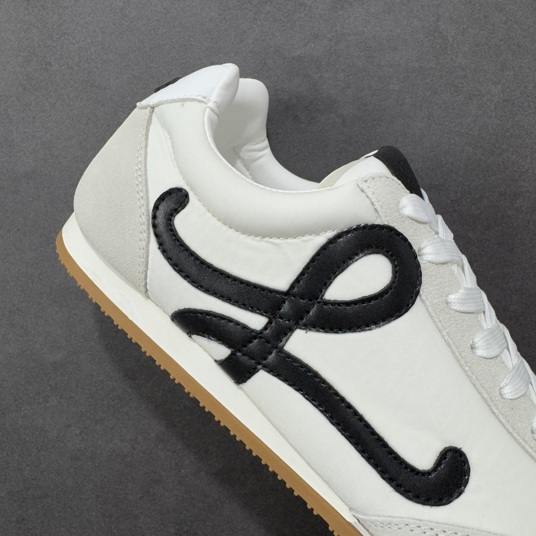 图片[6]-【公司级礼盒版】罗意威LOEWE 2025 Ballet Runner2.0 新款芭蕾舞鞋 双层精美礼盒包装 细节完美 裁边清洁度超高 无毛边 版型和材质均1比1复刻 内里头层皮料 价格合理不杀猪 中端版本品质💪🏻 尺码 35-45-选品中心