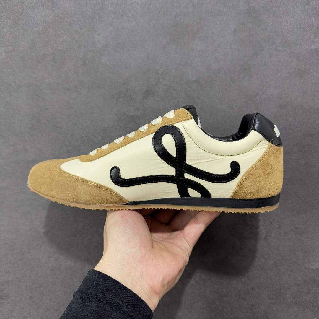 图片[2]-【公司级礼盒版】罗意威LOEWE 2025 Ballet Runner2.0 新款芭蕾舞鞋 双层精美礼盒包装 细节完美 裁边清洁度超高 无毛边 版型和材质均1比1复刻 内里头层皮料 价格合理不杀猪 中端版本品质💪🏻 尺码 35-45-选品中心