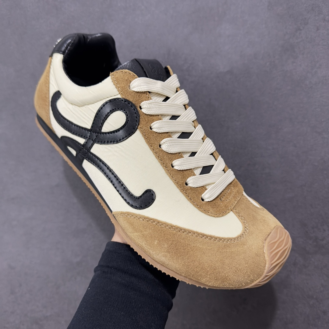 图片[3]-【公司级礼盒版】罗意威LOEWE 2025 Ballet Runner2.0 新款芭蕾舞鞋 双层精美礼盒包装 细节完美 裁边清洁度超高 无毛边 版型和材质均1比1复刻 内里头层皮料 价格合理不杀猪 中端版本品质💪🏻 尺码 35-45-选品中心