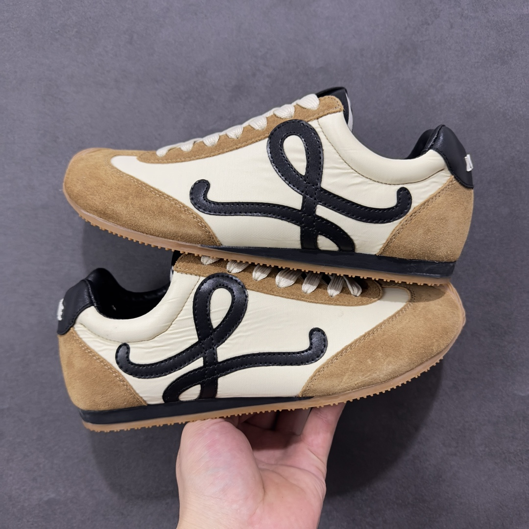 图片[8]-【公司级礼盒版】罗意威LOEWE 2025 Ballet Runner2.0 新款芭蕾舞鞋 双层精美礼盒包装 细节完美 裁边清洁度超高 无毛边 版型和材质均1比1复刻 内里头层皮料 价格合理不杀猪 中端版本品质💪🏻 尺码 35-40-选品中心