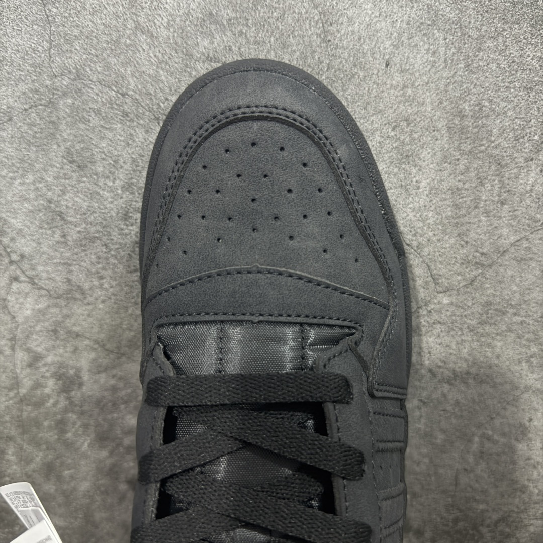 图片[5]-【纯原版】AD Forum 84 Low OG 低帮百搭潮流休闲运动板鞋 ID0990 全套原纸板楦头开发 市场最新版 头层皮料加持 以复古篮球鞋的外形为基础 采用皮革拼接 简约百搭 更加贴合舒适 中底内侧网格造型起到点睛之笔 外底橡胶 更显复古 尺码：36 36.5 37.5 38 38.5 39 40 40.5 41 42 42.5 43 44 44.5 45-选品中心