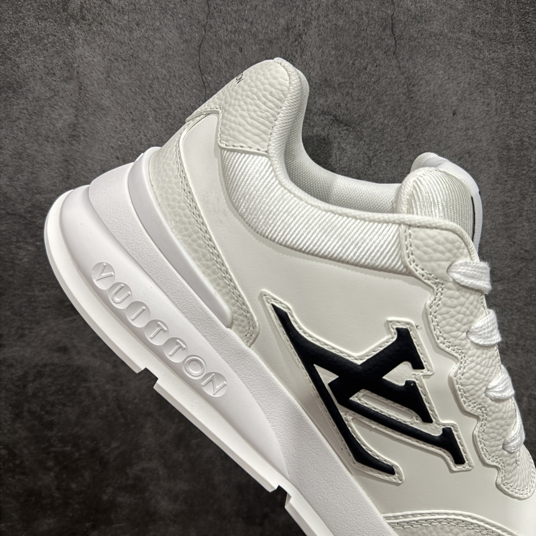 图片[7]-【莞顶渠道】Louis Vuitton Classic 2025秋天系列 路易威登LV 低帮 白黑色 圆头系带低邦经典走秀休闲鞋上脚非常舒适 奢侈用料，做工精细，中底印有欧洲制造英文字母 鞋面由意大利进口小牛皮拼接，侧边饰有品牌Loggo标志及签名，最新乳胶垫脚➕网布内里，脚感超舒适。原厂特供原版双色TPU组合大底。套包工艺 固特异缝合锁边 面料：独家定制头层牛皮 配件：独家私模Vuitton标识 内里：定制丝滑网里一头层丝绸牛皮内里 大底：TPU组合大底耐磨防滑防黄 垫脚：新款乳胶垫-网纱吸汗 工艺：全电脑针车拉线 鞋头 后套 冷热定型 全套拉帮套楦中低LLogo花纹 包装 证书 卡片 说明书 合格证 防尘袋 全网最齐包装 尺码：38-45-选品中心