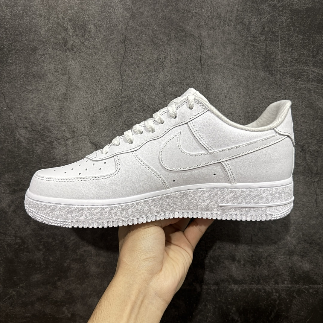 图片[2]-【GX2.0版本】Supreme x NK Air Force 1 Low \’07 空军一号低帮经典板鞋 联名白红 CU9225-100 经典老鞋 完美复刻 不规则波浪大底咬花 全鞋电脑针车 工整有序 视觉效果满分 原厂拉帮手法 标准四线 密度针距针孔大小控制到位 原装反口里网布海绵 正确卡色网眼大小 新版鞋撑改用纸团代替 原厂港宝加持完美还原灵魂版型 原盒原配从里到外百分百还原 原厂全头层原厂皮料 原标原盒 内置Sole气垫 中底白色背胶 中底划线 已经无限的接近公司 原厂楦头 原厂刺绣 后跟弧度修正 独家私模最大开发到48.5 尺码：35.5 36 37.5 38 38.5 39 40 40.5 41 42 42.5 43 44 44.5 45 46 47.5 48.5-选品中心