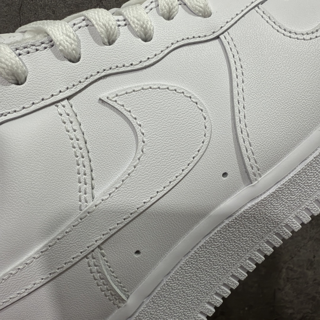 图片[4]-【GX2.0版本】Supreme x NK Air Force 1 Low \’07 空军一号低帮经典板鞋 联名白红 CU9225-100 经典老鞋 完美复刻 不规则波浪大底咬花 全鞋电脑针车 工整有序 视觉效果满分 原厂拉帮手法 标准四线 密度针距针孔大小控制到位 原装反口里网布海绵 正确卡色网眼大小 新版鞋撑改用纸团代替 原厂港宝加持完美还原灵魂版型 原盒原配从里到外百分百还原 原厂全头层原厂皮料 原标原盒 内置Sole气垫 中底白色背胶 中底划线 已经无限的接近公司 原厂楦头 原厂刺绣 后跟弧度修正 独家私模最大开发到48.5 尺码：35.5 36 37.5 38 38.5 39 40 40.5 41 42 42.5 43 44 44.5 45 46 47.5 48.5-选品中心