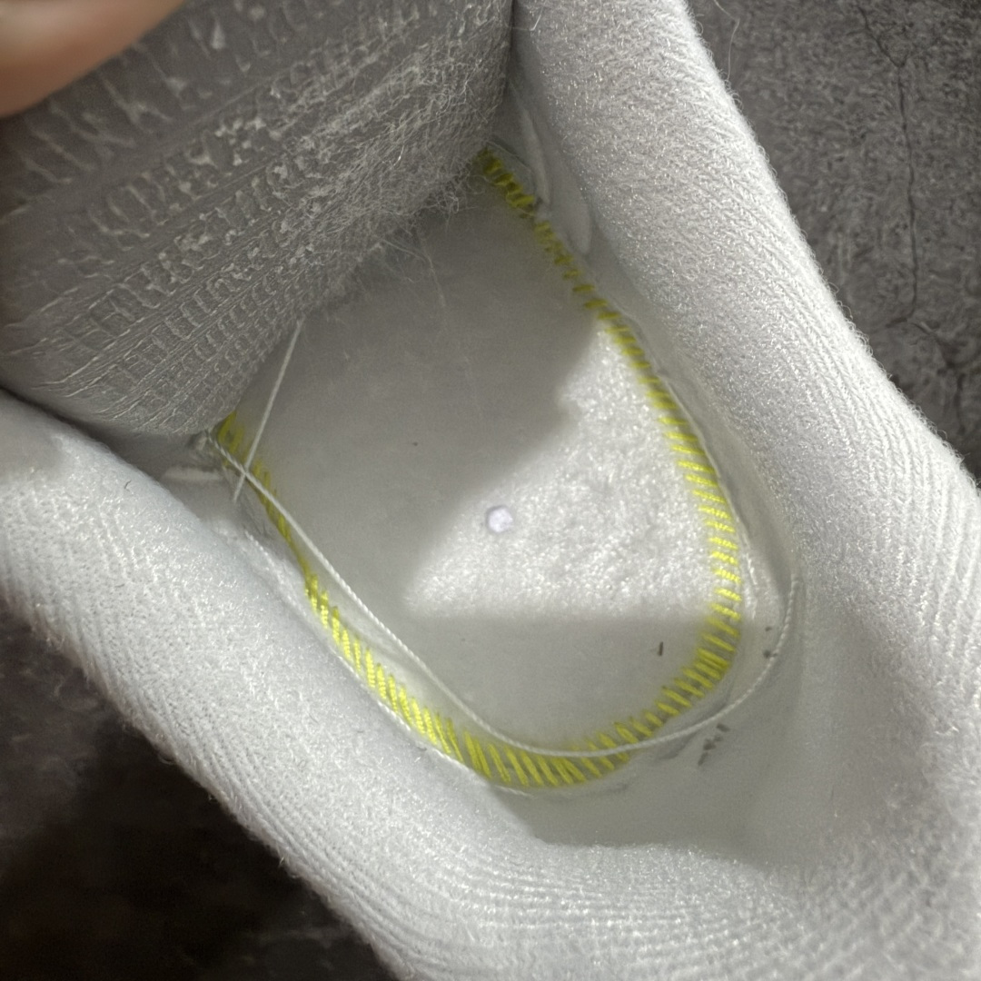 图片[8]-【GX2.0版本】Supreme x NK Air Force 1 Low \’07 空军一号低帮经典板鞋 联名白红 CU9225-100 经典老鞋 完美复刻 不规则波浪大底咬花 全鞋电脑针车 工整有序 视觉效果满分 原厂拉帮手法 标准四线 密度针距针孔大小控制到位 原装反口里网布海绵 正确卡色网眼大小 新版鞋撑改用纸团代替 原厂港宝加持完美还原灵魂版型 原盒原配从里到外百分百还原 原厂全头层原厂皮料 原标原盒 内置Sole气垫 中底白色背胶 中底划线 已经无限的接近公司 原厂楦头 原厂刺绣 后跟弧度修正 独家私模最大开发到48.5 尺码：35.5 36 37.5 38 38.5 39 40 40.5 41 42 42.5 43 44 44.5 45 46 47.5 48.5-选品中心