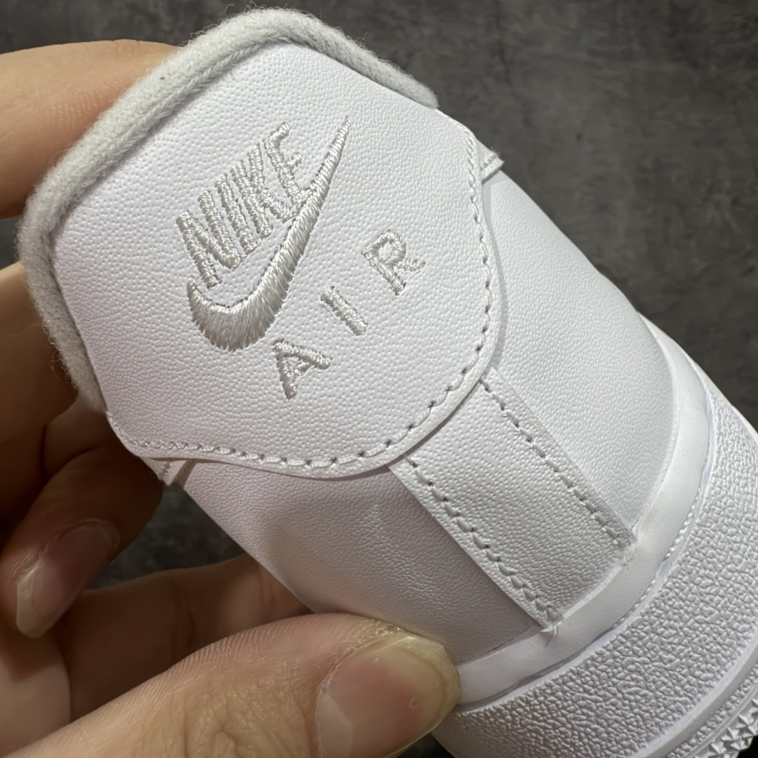 图片[2]-【GX2.0版本】Supreme x NK Air Force 1 Low \’07 空军一号低帮经典板鞋 联名白红 CU9225-100 经典老鞋 完美复刻 不规则波浪大底咬花 全鞋电脑针车 工整有序 视觉效果满分 原厂拉帮手法 标准四线 密度针距针孔大小控制到位 原装反口里网布海绵 正确卡色网眼大小 新版鞋撑改用纸团代替 原厂港宝加持完美还原灵魂版型 原盒原配从里到外百分百还原 原厂全头层原厂皮料 原标原盒 内置Sole气垫 中底白色背胶 中底划线 已经无限的接近公司 原厂楦头 原厂刺绣 后跟弧度修正 独家私模最大开发到48.5 尺码：35.5 36 37.5 38 38.5 39 40 40.5 41 42 42.5 43 44 44.5 45 46 47.5 48.5-选品中心