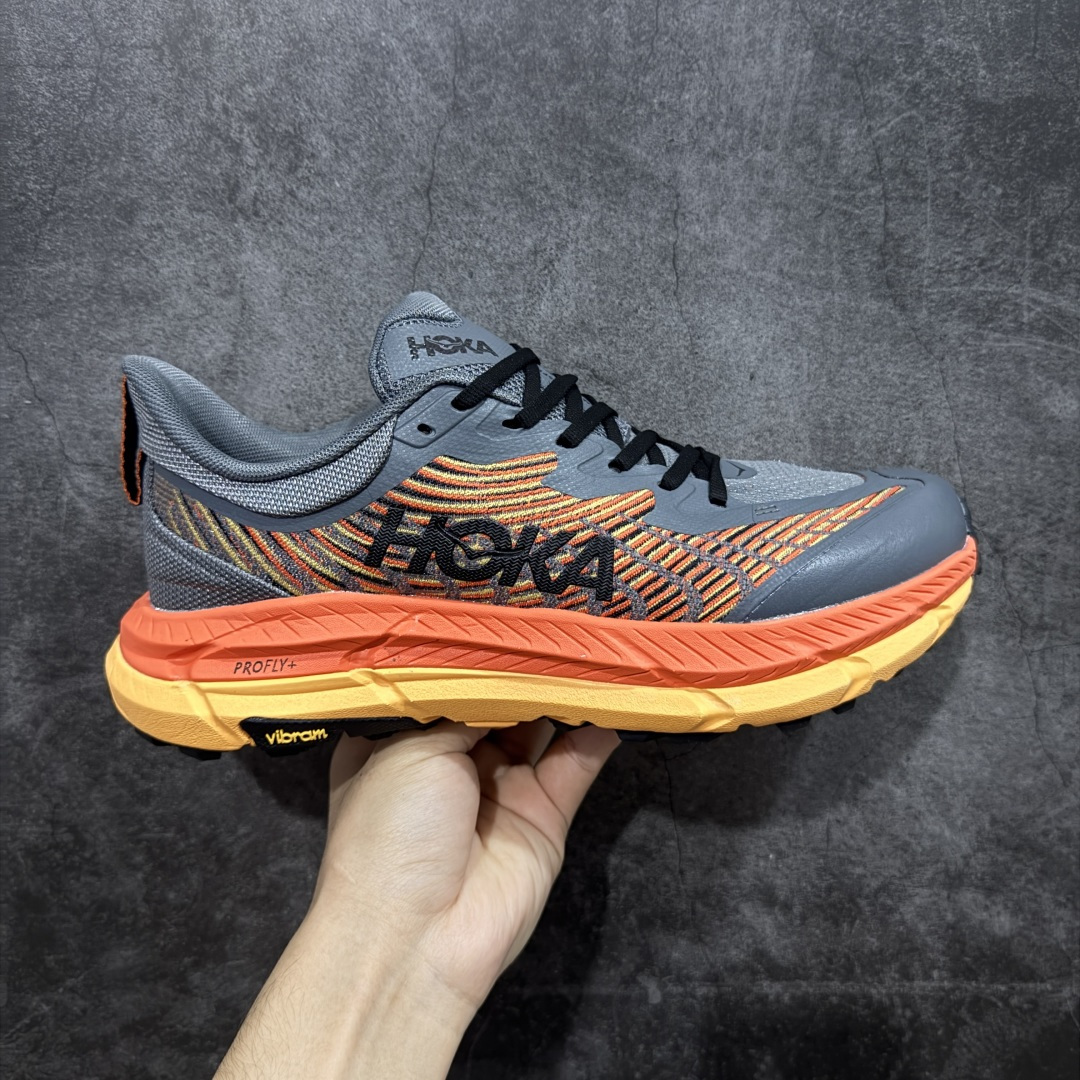 【正确组合底版本】HOKA ONE ONE Mafate Speed 4 飞速玛法特4代系列低帮轻量户外越野休闲运动慢跑鞋 HOKA ONE ONE是来自美国的跑步鞋知名品牌，创立于2009年，始终致力于为所有跑者提供更新、更好的跑步装备。相比常规跑鞋，HOKA ONE ONE特别研发使用性能独特的几何形跑鞋中底，此种鞋底更厚、更高、回弹性也更好，除了卓越的缓冲性能，它还能为各种阶段的跑者带来更具动感、更加稳定的跑步体验。HOKAONE ONE从设计之初就清楚意识到，要保证跑者步幅的均匀一致，双脚自然而然的运动至关重要。尺码：36 36.5 37.5 38 39 40 40.5 41 42 42.5 43 44 45 46-选品中心
