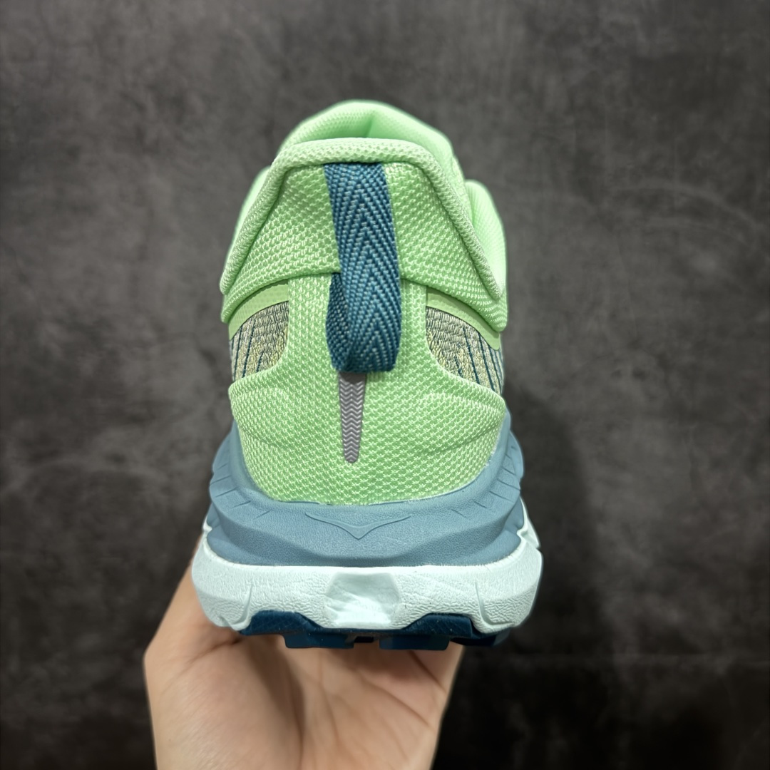 图片[4]-【正确组合底版本】HOKA ONE ONE Mafate Speed 4 飞速玛法特4代系列低帮轻量户外越野休闲运动慢跑鞋 HOKA ONE ONE是来自美国的跑步鞋知名品牌，创立于2009年，始终致力于为所有跑者提供更新、更好的跑步装备。相比常规跑鞋，HOKA ONE ONE特别研发使用性能独特的几何形跑鞋中底，此种鞋底更厚、更高、回弹性也更好，除了卓越的缓冲性能，它还能为各种阶段的跑者带来更具动感、更加稳定的跑步体验。HOKAONE ONE从设计之初就清楚意识到，要保证跑者步幅的均匀一致，双脚自然而然的运动至关重要。尺码：36 36.5 37.5 38 39 40 40.5 41 42 42.5 43 44 45 46-选品中心
