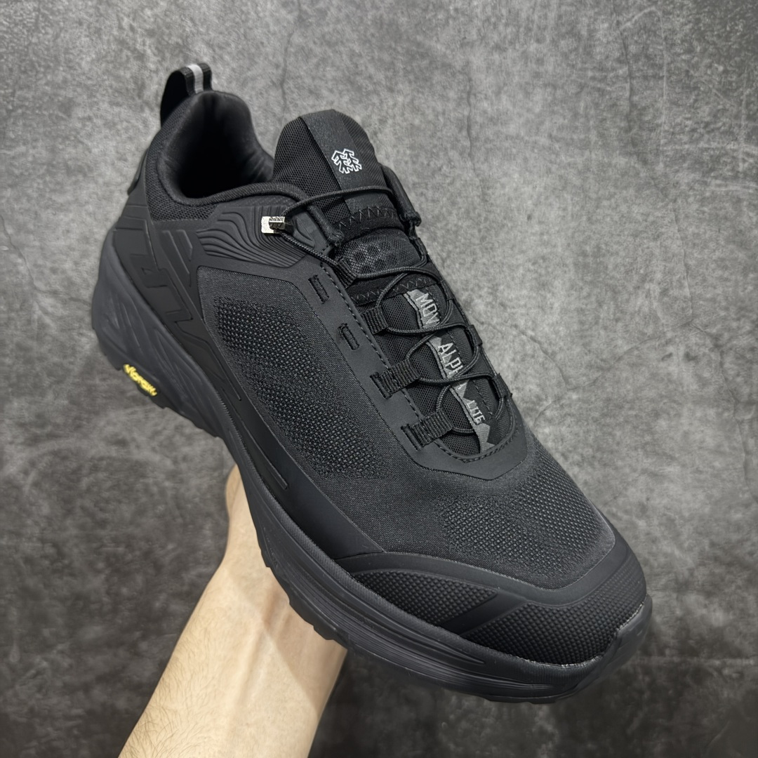 图片[3]-【升级版】可隆KOLON SPORT Move Alpha 舒适柔软 防水支撑轻便回弹 低帮 徒步鞋 黑色 脚感软到像踩云朵☁️—鞋面柔软贴合脚型，走石子路也不硌脚；防滑V黄金大底纹路深似锯齿，泥地、陡坡都稳稳拿捏，下雨天也不怕打滑。黑色耐脏又百搭，日常穿去上班是低调质感，进山徒步是可靠装备，从城市到山野，一双鞋承包所有 “出走计划” 尺码：39-45-选品中心