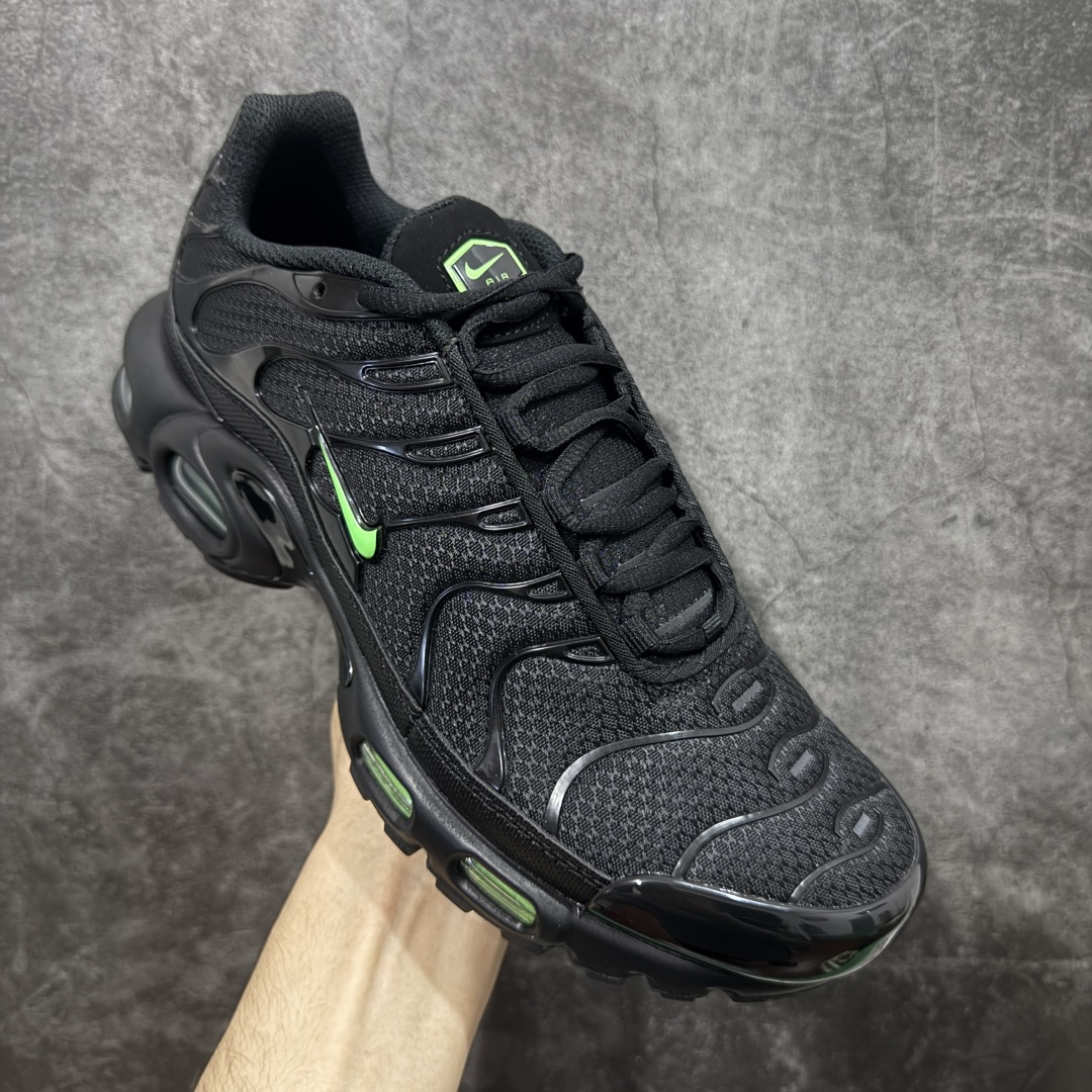 图片[3]-【Max纯原版】Nike Air Max Plus TN气垫系列跑鞋 全新一比一高端版本 真正的市场T1品质 更多配色陆续出货 真正的用心研发 一点一点抠出来的 品质 品控细节 随便闭眼对比市场任何版本 全套原纸板楦头开发 完美呈现版型 工艺流程均与原鞋保持一致 Turned Air 中底缓震技术 鞋面弧度与大底弧度一致 鞋头正确TPU材质 鞋面高频TPU材质1.0厚度 原鞋一致层次感 超越公司货的品控标准 多道QC质检 货号：DM0032-024 尺码：36 36.5 37.5 38 38.5 39 40 40.5 41 42 42.5 43 44 44.5 45 46-选品中心