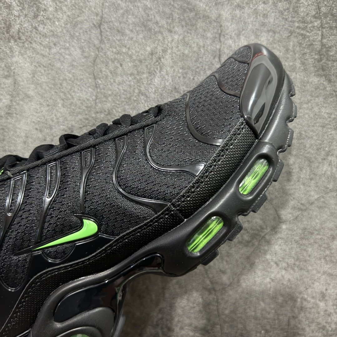 图片[6]-【Max纯原版】Nike Air Max Plus TN气垫系列跑鞋 全新一比一高端版本 真正的市场T1品质 更多配色陆续出货 真正的用心研发 一点一点抠出来的 品质 品控细节 随便闭眼对比市场任何版本 全套原纸板楦头开发 完美呈现版型 工艺流程均与原鞋保持一致 Turned Air 中底缓震技术 鞋面弧度与大底弧度一致 鞋头正确TPU材质 鞋面高频TPU材质1.0厚度 原鞋一致层次感 超越公司货的品控标准 多道QC质检 货号：DM0032-024 尺码：36 36.5 37.5 38 38.5 39 40 40.5 41 42 42.5 43 44 44.5 45 46-选品中心