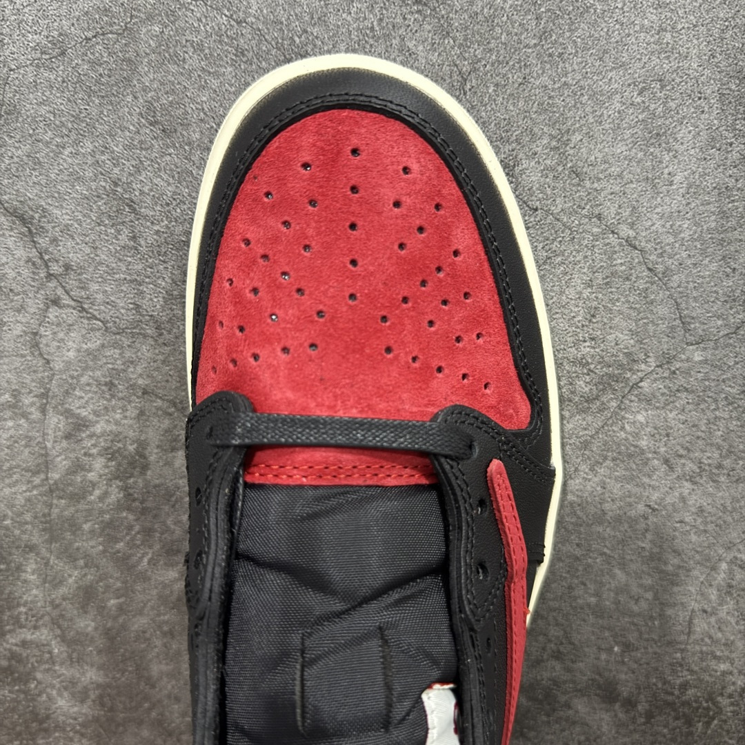 图片[5]-【原厂版】Air Jordan 1 x Travis Scott AJ1 x TS联名黑红倒钩低帮 DZ4137-700 超级强悍品质 可对比市场各大纯原版本 专业aj大厂出品 对细节的把控毋庸置疑 材料也是用最接近原鞋的头层皮料 所有地方都没有做到减配 原厂鞋楦打造完美鞋型 整体鞋型以及后跟做的弧度做的非常好 鞋带为原厂打蜡鞋带 粗细程度同步原鞋 裁片清洁度到位 无明显瑕疵毛边 免修产品 正确针车 该重针 该有尖角的地方都有做到 鞋价格非常香 转手可闭眼卖高价 到手各位就知道货有多好 绝对秒杀一切同价格货品 尺码：36-47.5-选品中心