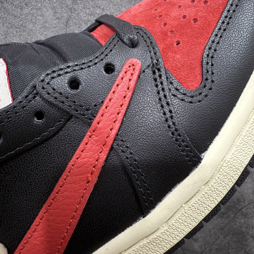 图片[4]-【原厂版】Air Jordan 1 x Travis Scott AJ1 x TS联名黑红倒钩低帮 DZ4137-700 超级强悍品质 可对比市场各大纯原版本 专业aj大厂出品 对细节的把控毋庸置疑 材料也是用最接近原鞋的头层皮料 所有地方都没有做到减配 原厂鞋楦打造完美鞋型 整体鞋型以及后跟做的弧度做的非常好 鞋带为原厂打蜡鞋带 粗细程度同步原鞋 裁片清洁度到位 无明显瑕疵毛边 免修产品 正确针车 该重针 该有尖角的地方都有做到 鞋价格非常香 转手可闭眼卖高价 到手各位就知道货有多好 绝对秒杀一切同价格货品 尺码：36-47.5-选品中心