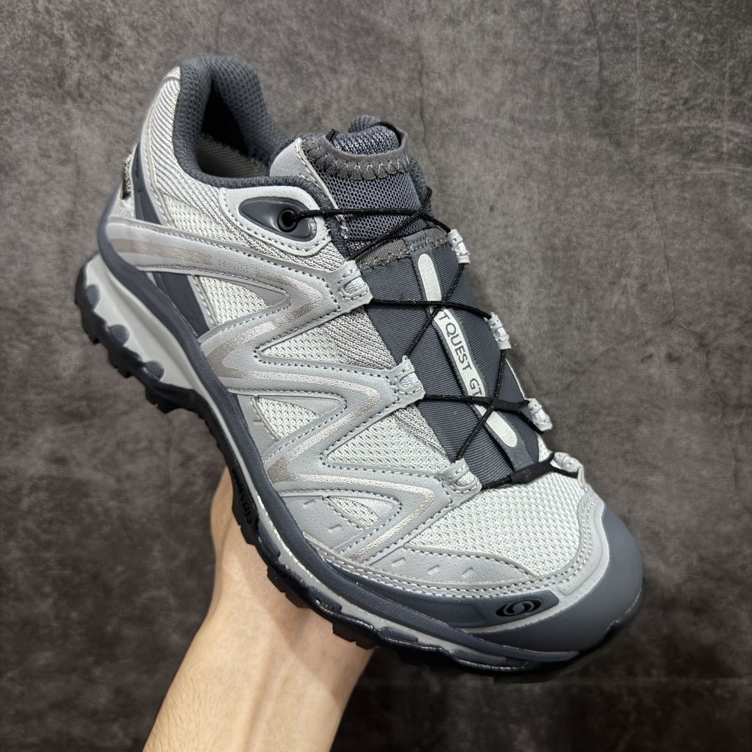 图片[3]-【绿x升级版】Salomon XT-QUEST ADV 萨洛蒙情侣款户外机能鞋 491276 全新绿x升级版 品质大改进 ‼️ 全鞋改进为原厂一致材料打造 全新修长鞋型 相对老版臃肿鞋型 此版的版型更正 全新玻璃冲刀 清洁度提升 同步原版左右鞋带孔的间距加大（之前老版间距太小） 网面与鞋头材料校对一致无色差（老版网面有色差） 鞋后跟反口V字定型同步zp（老版臃肿为U字后跟反口） 鞋舌两侧鞋帮脚踝处更加直挺（之前老版往中间踏） 鞋盒黑盒改正为原版牛皮纸鞋盒 鞋头处添加☯️太极标 所有细节多次修改校正 坚持同步原版无差别 毋庸置疑全市场最好的版本💪🏻终端优势供应 尺码：36-46-选品中心