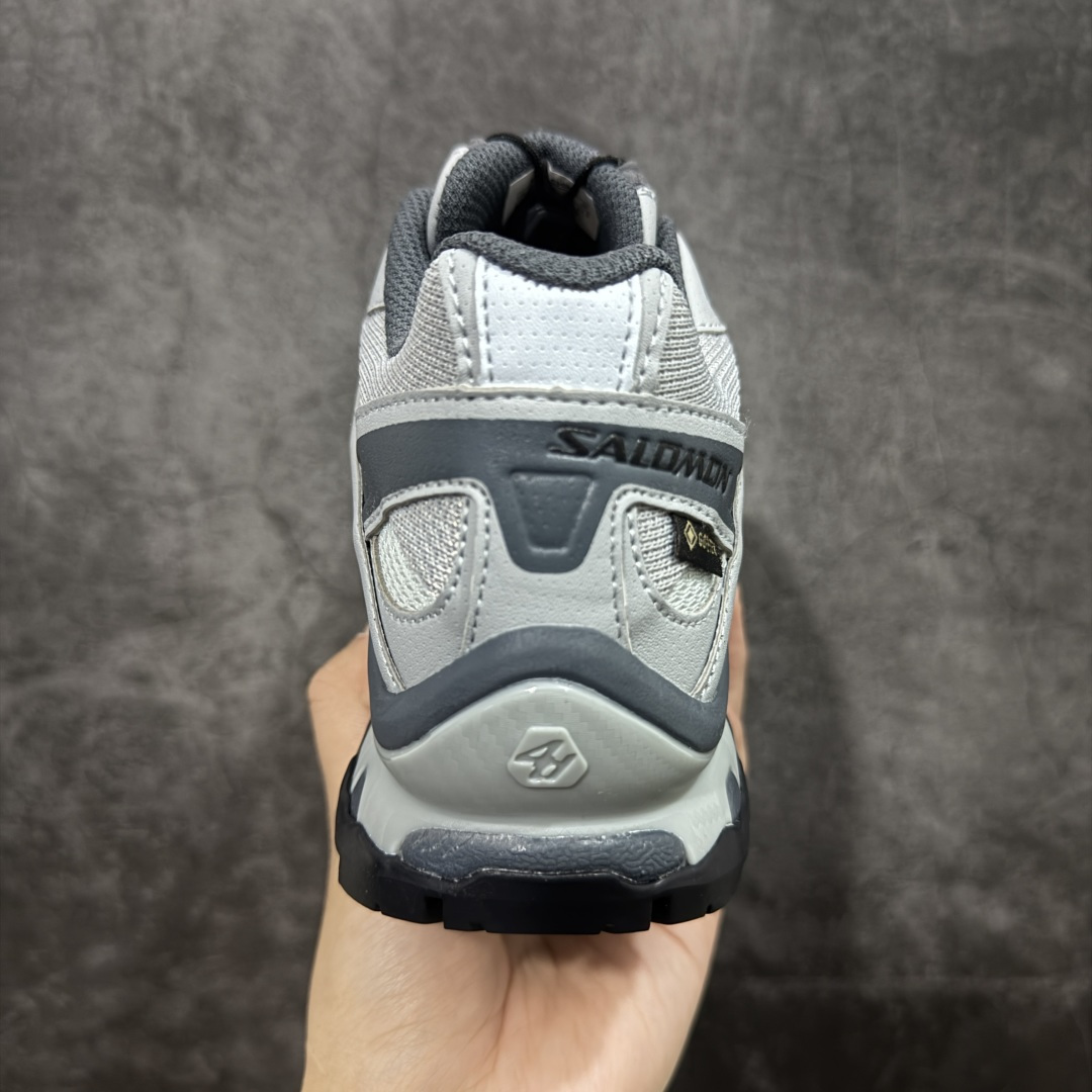 图片[4]-【绿x升级版】Salomon XT-QUEST ADV 萨洛蒙情侣款户外机能鞋 491276 全新绿x升级版 品质大改进 ‼️ 全鞋改进为原厂一致材料打造 全新修长鞋型 相对老版臃肿鞋型 此版的版型更正 全新玻璃冲刀 清洁度提升 同步原版左右鞋带孔的间距加大（之前老版间距太小） 网面与鞋头材料校对一致无色差（老版网面有色差） 鞋后跟反口V字定型同步zp（老版臃肿为U字后跟反口） 鞋舌两侧鞋帮脚踝处更加直挺（之前老版往中间踏） 鞋盒黑盒改正为原版牛皮纸鞋盒 鞋头处添加☯️太极标 所有细节多次修改校正 坚持同步原版无差别 毋庸置疑全市场最好的版本💪🏻终端优势供应 尺码：36-46-选品中心