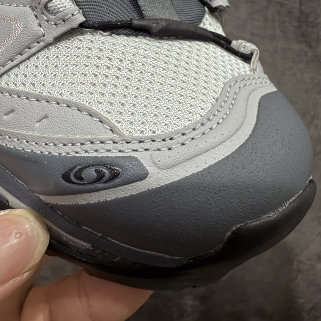 图片[6]-【绿x升级版】Salomon XT-QUEST ADV 萨洛蒙情侣款户外机能鞋 491276 全新绿x升级版 品质大改进 ‼️ 全鞋改进为原厂一致材料打造 全新修长鞋型 相对老版臃肿鞋型 此版的版型更正 全新玻璃冲刀 清洁度提升 同步原版左右鞋带孔的间距加大（之前老版间距太小） 网面与鞋头材料校对一致无色差（老版网面有色差） 鞋后跟反口V字定型同步zp（老版臃肿为U字后跟反口） 鞋舌两侧鞋帮脚踝处更加直挺（之前老版往中间踏） 鞋盒黑盒改正为原版牛皮纸鞋盒 鞋头处添加☯️太极标 所有细节多次修改校正 坚持同步原版无差别 毋庸置疑全市场最好的版本💪🏻终端优势供应 尺码：36-46-选品中心