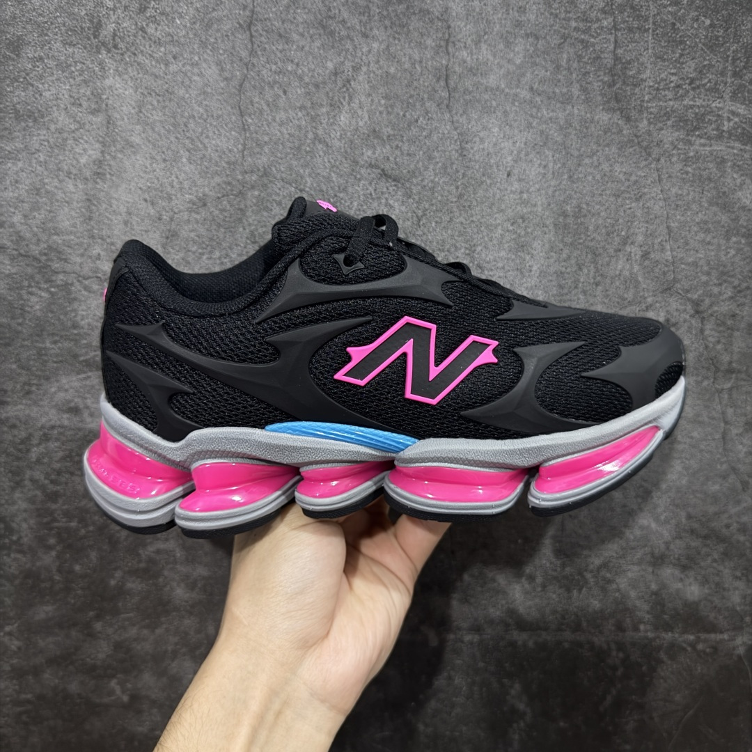 【公司级】New Balance 新百伦 NB20005 网面休闲跑步鞋 复古还要机能，NB官方重磅新品。一款融合复古设计与现代科技的跑鞋，以其经典的造型和舒适脚感，成为2025年复古潮流爱好的推荐单品。 极具视觉冲击力的5根ABZORB单元，以及无缝鞋面的设计，加上3M反光材质的装饰，比之前推出的9060系列更夸张，更具未来感。 货号：U20005UI 尺码：36-40-选品中心