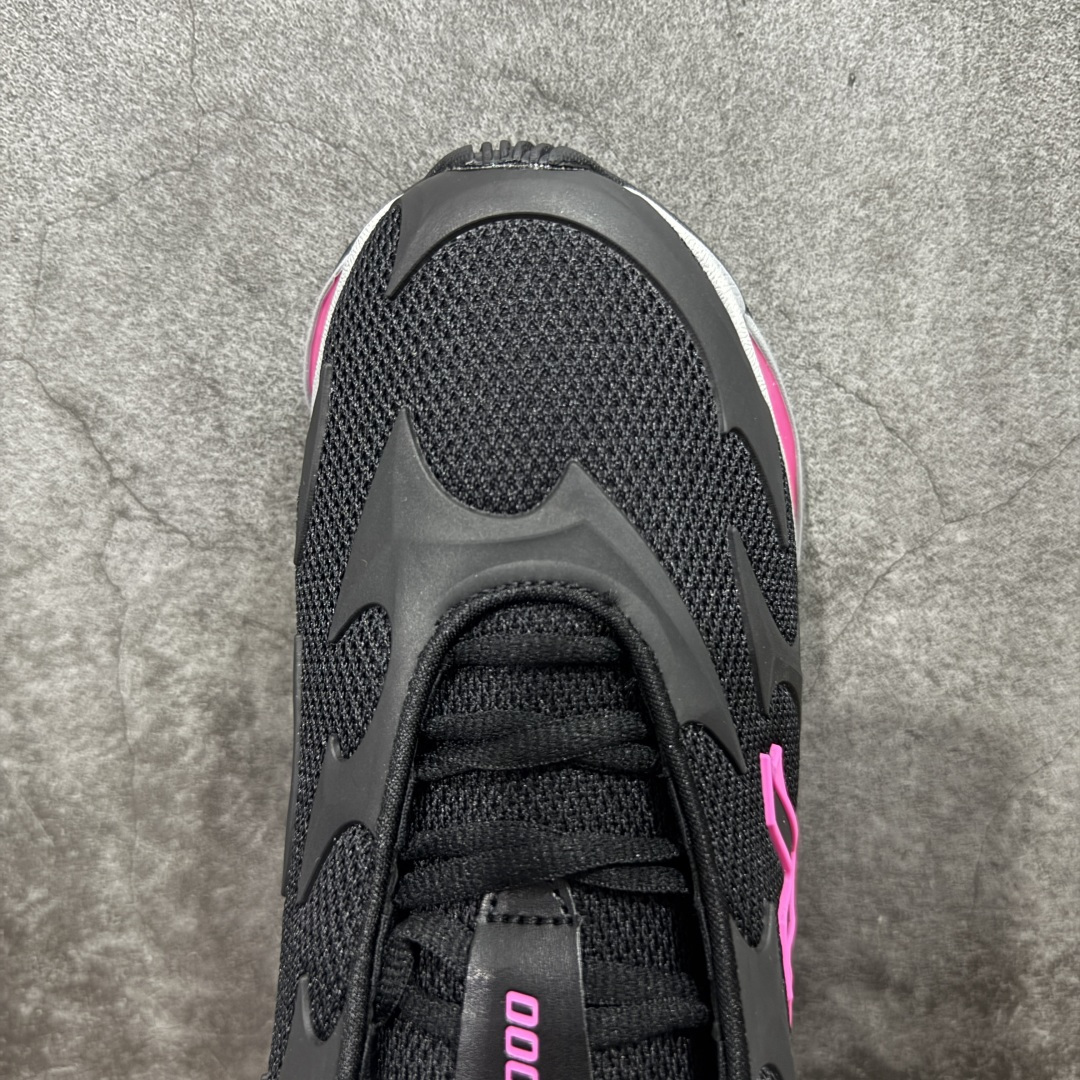 图片[5]-【公司级】New Balance 新百伦 NB20005 网面休闲跑步鞋 复古还要机能，NB官方重磅新品。一款融合复古设计与现代科技的跑鞋，以其经典的造型和舒适脚感，成为2025年复古潮流爱好的推荐单品。 极具视觉冲击力的5根ABZORB单元，以及无缝鞋面的设计，加上3M反光材质的装饰，比之前推出的9060系列更夸张，更具未来感。 货号：U20005UI 尺码：36-40-选品中心