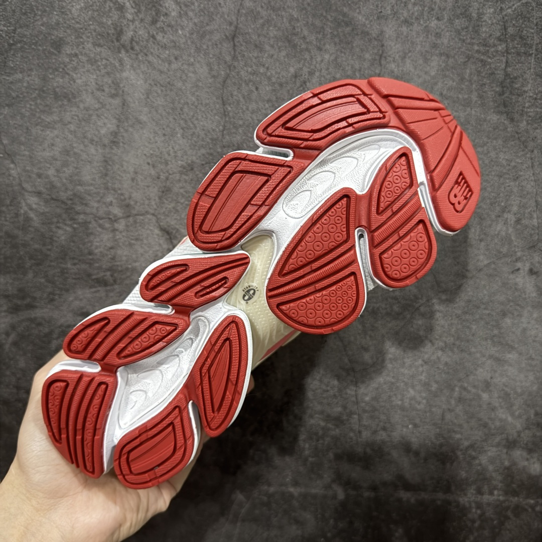 图片[9]-【公司级】New Balance 新百伦 NB20005 网面休闲跑步鞋 复古还要机能，NB官方重磅新品。一款融合复古设计与现代科技的跑鞋，以其经典的造型和舒适脚感，成为2025年复古潮流爱好的推荐单品。 极具视觉冲击力的5根ABZORB单元，以及无缝鞋面的设计，加上3M反光材质的装饰，比之前推出的9060系列更夸张，更具未来感。 货号：U20005UK 尺码：36-40-选品中心