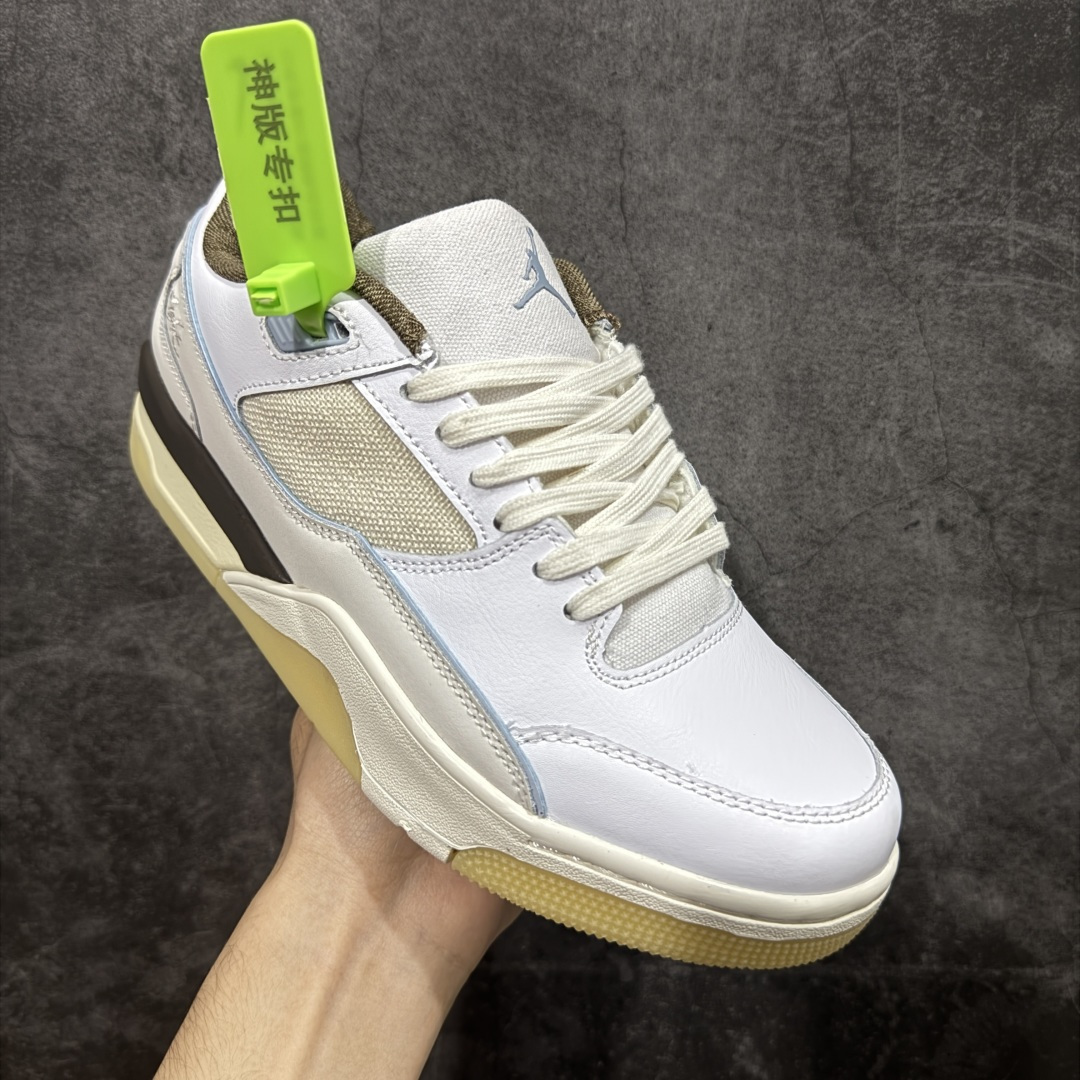 图片[3]-【神版】Air Jordan 4 Retro Flight Court 低帮 AJ4 乔丹4代 aj4 乔4 低邦 乔丹篮球鞋系列 目前此系列市场最优版本 头层带半码 区别市场通货 鞋款整体以黑色翻毛皮打造，搭配侧身黑色麂皮框架，鞋舌及后跟Jumpman Logo分别采用黑色、灰色刺绣点缀，后跟侧身Flighth字样也辅以灰色刺绣呈现，秉承轻量化的速度型篮球鞋设计思想完成设计，降低重量的同时提升舒适度，中底延续前作使用了分离式后掌可视化Air Soleb气垫。鞋带孔和后跟鞋提以籃网为造型灵感，将篮球运动巧妙融入到鞋款的设计之中，使鞋身整体富有流动性、节奏感和优雅气质。 货号：IB8858-141 尺码：36 36.5 37.5 38 38.5 39 40 40.5 41 42 42.5 43 44 44.5 45-选品中心