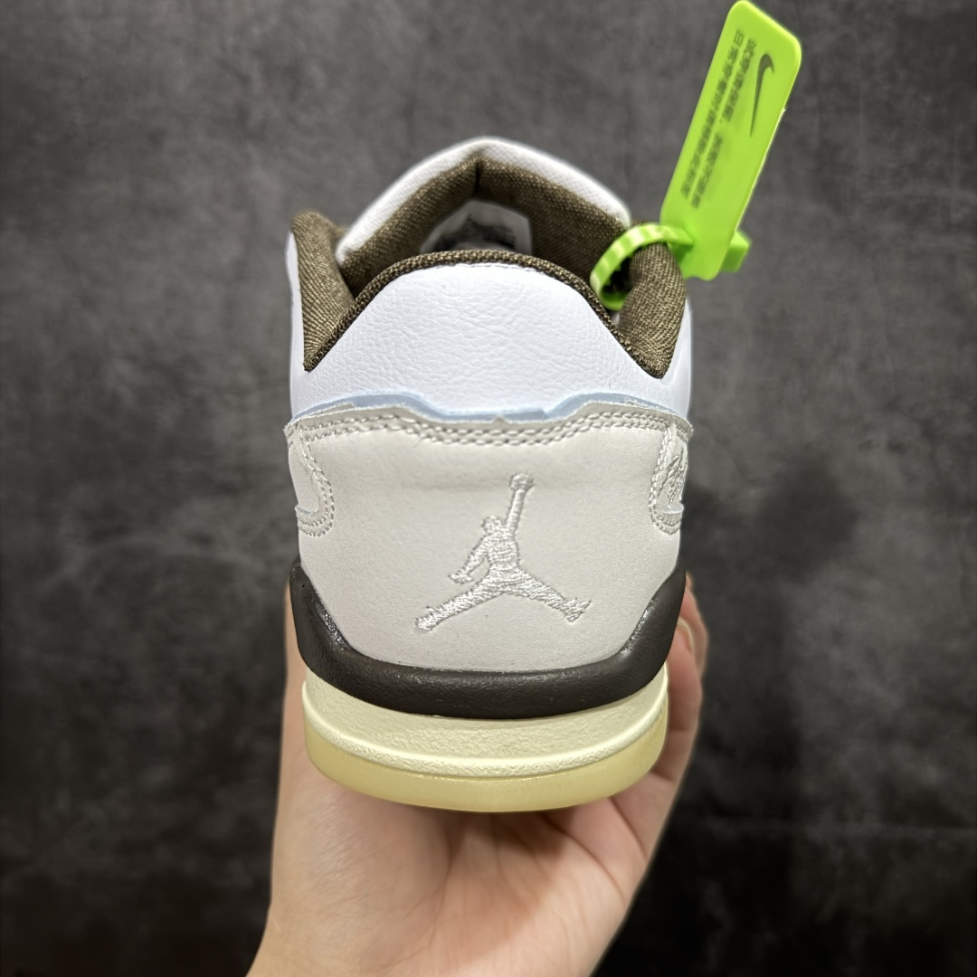 图片[4]-【神版】Air Jordan 4 Retro Flight Court 低帮 AJ4 乔丹4代 aj4 乔4 低邦 乔丹篮球鞋系列 目前此系列市场最优版本 头层带半码 区别市场通货 鞋款整体以黑色翻毛皮打造，搭配侧身黑色麂皮框架，鞋舌及后跟Jumpman Logo分别采用黑色、灰色刺绣点缀，后跟侧身Flighth字样也辅以灰色刺绣呈现，秉承轻量化的速度型篮球鞋设计思想完成设计，降低重量的同时提升舒适度，中底延续前作使用了分离式后掌可视化Air Soleb气垫。鞋带孔和后跟鞋提以籃网为造型灵感，将篮球运动巧妙融入到鞋款的设计之中，使鞋身整体富有流动性、节奏感和优雅气质。 货号：IB8858-141 尺码：36 36.5 37.5 38 38.5 39 40 40.5 41 42 42.5 43 44 44.5 45-选品中心
