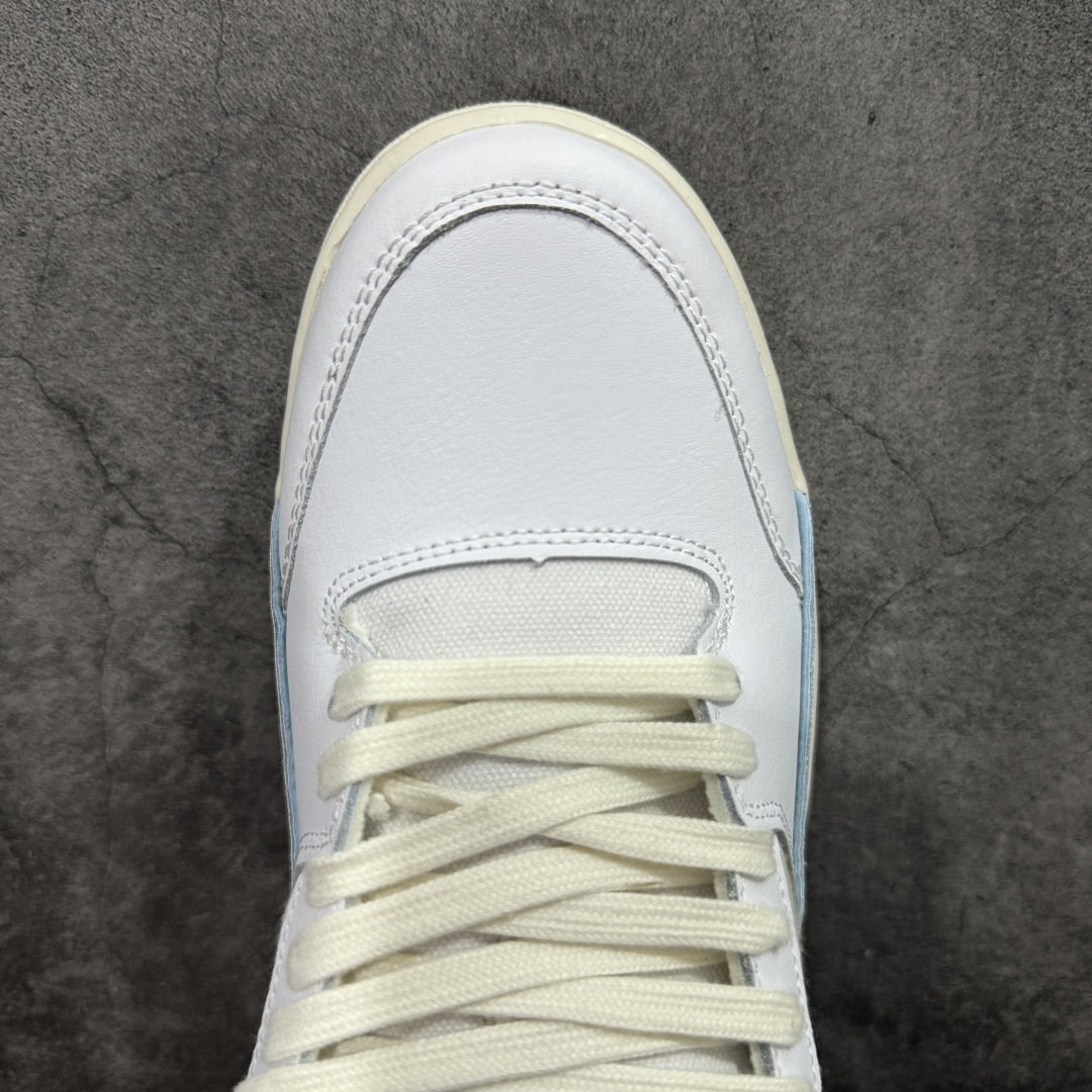 图片[5]-【神版】Air Jordan 4 Retro Flight Court 低帮 AJ4 乔丹4代 aj4 乔4 低邦 乔丹篮球鞋系列 目前此系列市场最优版本 头层带半码 区别市场通货 鞋款整体以黑色翻毛皮打造，搭配侧身黑色麂皮框架，鞋舌及后跟Jumpman Logo分别采用黑色、灰色刺绣点缀，后跟侧身Flighth字样也辅以灰色刺绣呈现，秉承轻量化的速度型篮球鞋设计思想完成设计，降低重量的同时提升舒适度，中底延续前作使用了分离式后掌可视化Air Soleb气垫。鞋带孔和后跟鞋提以籃网为造型灵感，将篮球运动巧妙融入到鞋款的设计之中，使鞋身整体富有流动性、节奏感和优雅气质。 货号：IB8858-141 尺码：36 36.5 37.5 38 38.5 39 40 40.5 41 42 42.5 43 44 44.5 45-选品中心