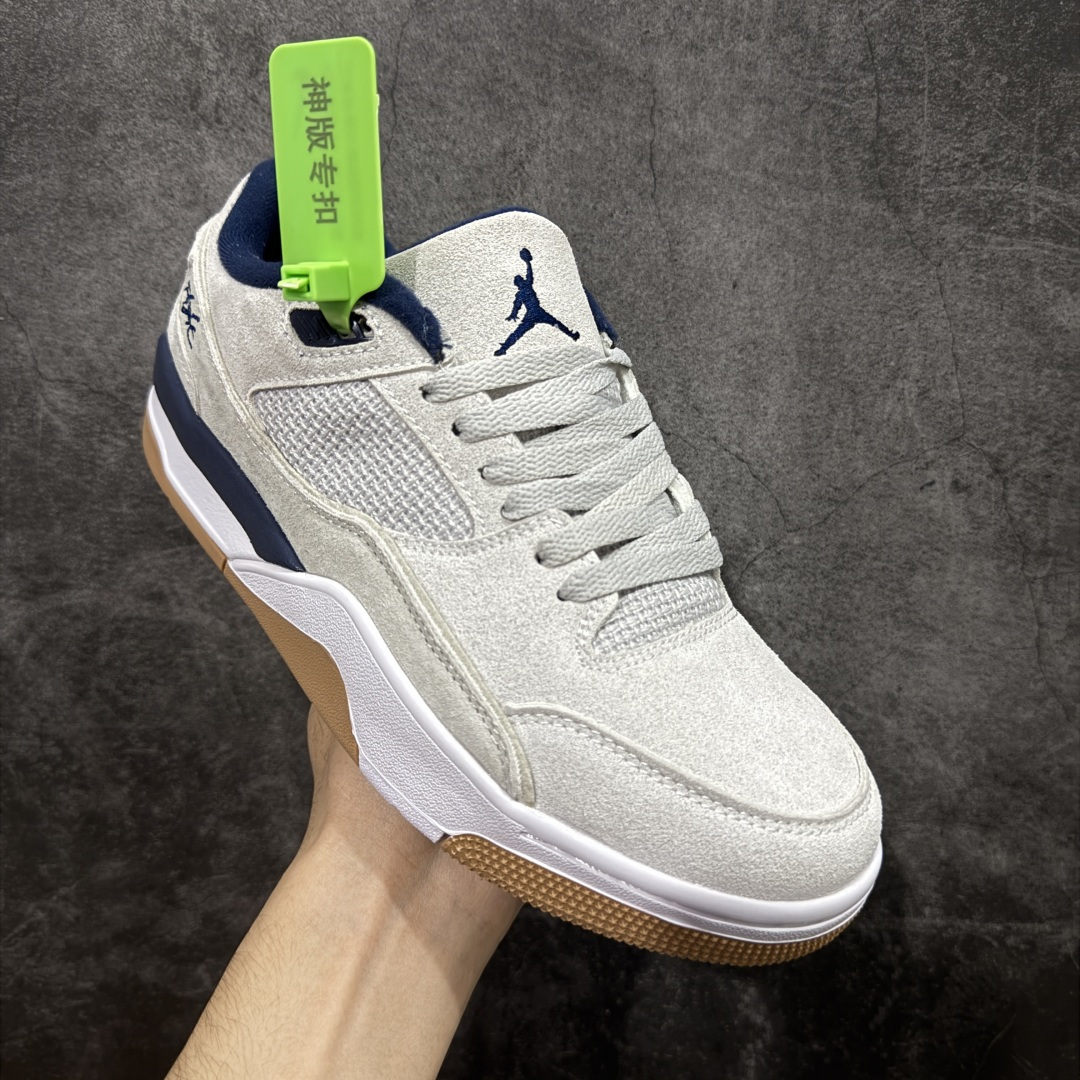 图片[3]-【神版】Air Jordan 4 Retro Flight Court 低帮 AJ4 乔丹4代 aj4 乔4 低邦 乔丹篮球鞋系列 目前此系列市场最优版本 头层带半码 区别市场通货 鞋款整体以黑色翻毛皮打造，搭配侧身黑色麂皮框架，鞋舌及后跟Jumpman Logo分别采用黑色、灰色刺绣点缀，后跟侧身Flighth字样也辅以灰色刺绣呈现，秉承轻量化的速度型篮球鞋设计思想完成设计，降低重量的同时提升舒适度，中底延续前作使用了分离式后掌可视化Air Soleb气垫。鞋带孔和后跟鞋提以籃网为造型灵感，将篮球运动巧妙融入到鞋款的设计之中，使鞋身整体富有流动性、节奏感和优雅气质。 货号：HF3255-004 尺码：36 36.5 37.5 38 38.5 39 40 40.5 41 42 42.5 43 44 44.5 45-选品中心