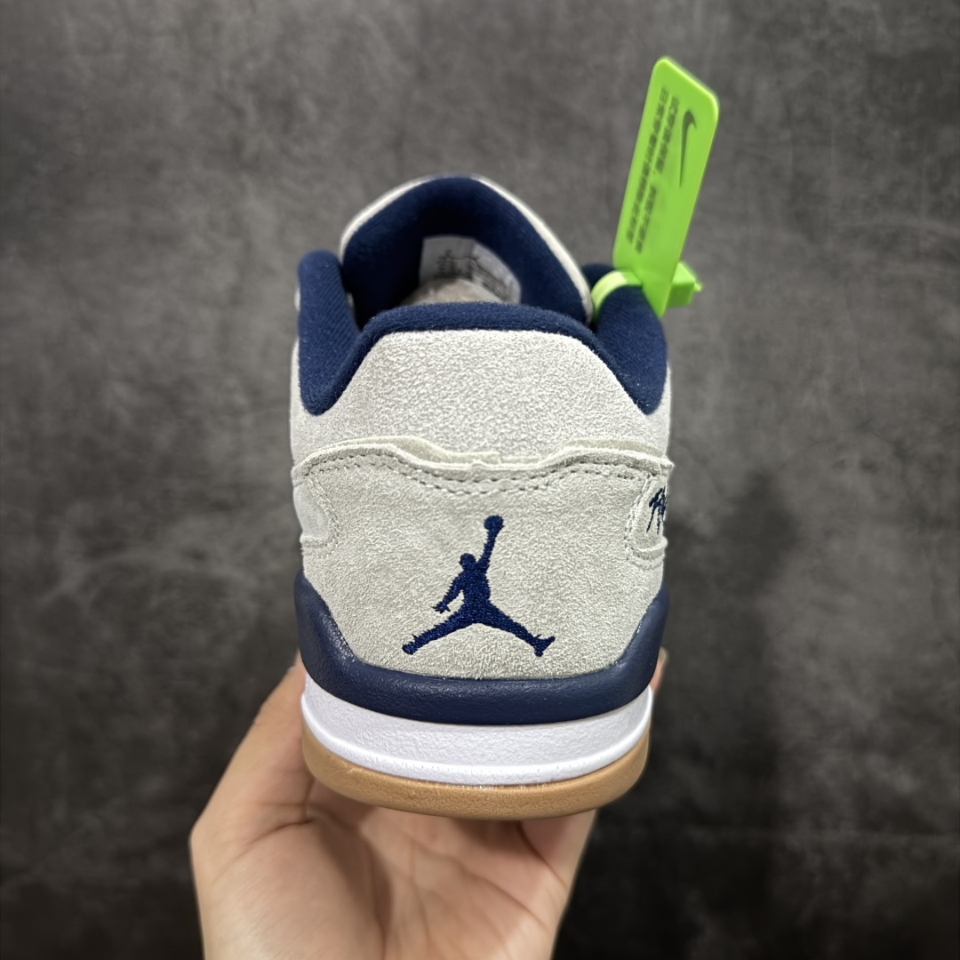 图片[4]-【神版】Air Jordan 4 Retro Flight Court 低帮 AJ4 乔丹4代 aj4 乔4 低邦 乔丹篮球鞋系列 目前此系列市场最优版本 头层带半码 区别市场通货 鞋款整体以黑色翻毛皮打造，搭配侧身黑色麂皮框架，鞋舌及后跟Jumpman Logo分别采用黑色、灰色刺绣点缀，后跟侧身Flighth字样也辅以灰色刺绣呈现，秉承轻量化的速度型篮球鞋设计思想完成设计，降低重量的同时提升舒适度，中底延续前作使用了分离式后掌可视化Air Soleb气垫。鞋带孔和后跟鞋提以籃网为造型灵感，将篮球运动巧妙融入到鞋款的设计之中，使鞋身整体富有流动性、节奏感和优雅气质。 货号：HF3255-004 尺码：36 36.5 37.5 38 38.5 39 40 40.5 41 42 42.5 43 44 44.5 45-选品中心