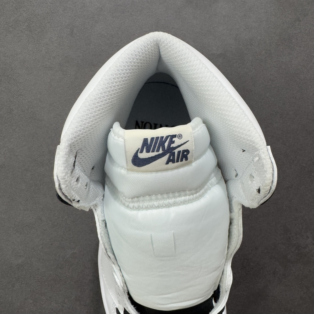 图片[7]-【公司级头层版】Air Jordan 1 High OG 高帮 AJ1 乔丹1代 aj1 乔1 高邦 金人吊牌 乔丹篮球鞋系列 II7282-100 采用正确头层皮组合荔枝纹头层皮革鞋面材质 中底注胶孔及缜密中底拉帮工艺 内置气垫及耐磨橡胶大底 尺码：36-47-选品中心