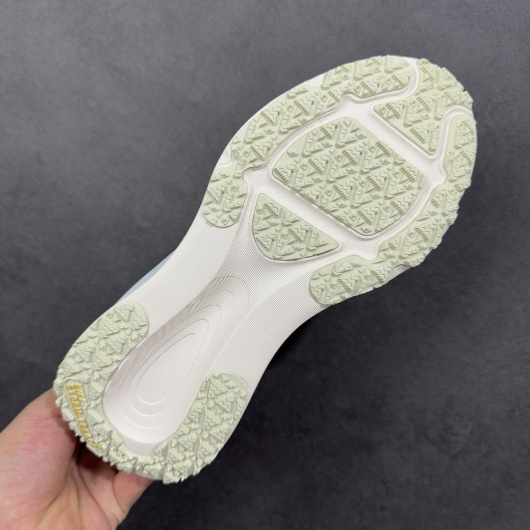 图片[9]-【纯原组合底】Nike VOMERO 18 GTX 耐克 舒适减震防滑 低帮跑步鞋 正确组合大底 正确真正gtx防水鞋面 全掌ReactX泡绵中底 前掌和后跟还配备了Air Zoom气垫单元 据说跑起来更快更舒适哦 这次最大的升级点 首次引入了ReactX泡绵 货号：HQ7001-001 尺码：35.5 36 36.5 37.5 38 38.5 39 40 40.5 41 42 42.5 43 44 45-选品中心