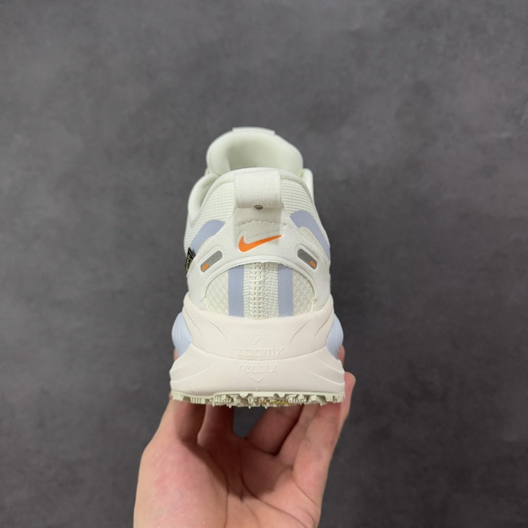 图片[4]-【纯原组合底】Nike VOMERO 18 GTX 耐克 舒适减震防滑 低帮跑步鞋 正确组合大底 正确真正gtx防水鞋面 全掌ReactX泡绵中底 前掌和后跟还配备了Air Zoom气垫单元 据说跑起来更快更舒适哦 这次最大的升级点 首次引入了ReactX泡绵 货号：HQ7001-001 尺码：35.5 36 36.5 37.5 38 38.5 39 40 40.5 41 42 42.5 43 44 45-选品中心