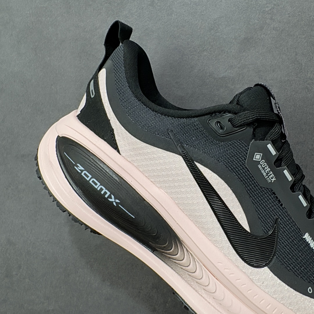 图片[6]-【纯原组合底】Nike VOMERO 18 GTX 耐克 舒适减震防滑 低帮跑步鞋 正确组合大底 正确真正gtx防水鞋面 全掌ReactX泡绵中底 前掌和后跟还配备了Air Zoom气垫单元 据说跑起来更快更舒适哦 这次最大的升级点 首次引入了ReactX泡绵 货号：HQ7002-003 尺码： 36 36.5 37.5 38 38.5 39 40 40.5 41 42 42.5 43 44 45-选品中心