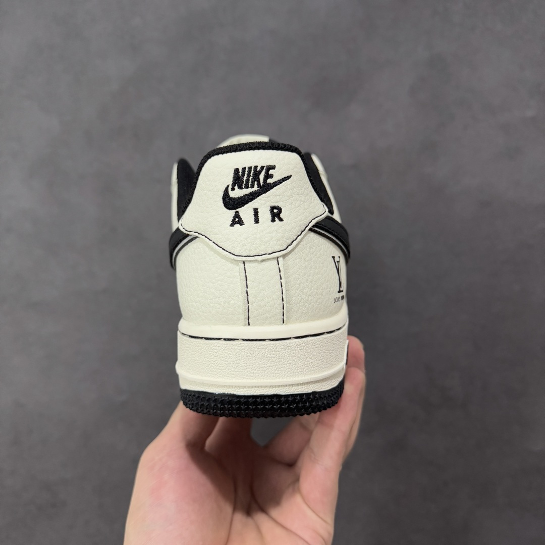 图片[4]-【定制版】Nike Air Force 1\’07 Low LV联名 印花米黑勾 空军一号 低帮休闲板鞋  #原楦头原纸板 原装鞋盒 定制五金配件 内置全掌气垫 原厂鞋底 货号：HH7518-080  尺码：36 36.5 37.5 38 38.5 39 40 40.5 41 42 42.5 43 44 44.5 45-选品中心