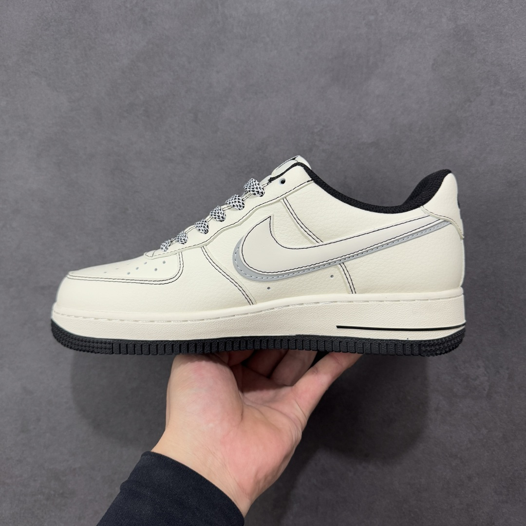 图片[2]-【定制版】Burberry x Nk Air Force 1’07 定制配色 巴宝莉联名 空军一号经典低帮休闲百搭板鞋 公司级版本 定制鞋盒 大厂流水生产 超高清洁度 皮料切割干净无任何毛边 内置蜂窝气垫 细节做工一流 橡胶鞋底 防滑耐磨 舒适上脚 货号：JP8028-062  尺码：36 36.5 37.5 38 38.5 39 40 40.5 41 42 42.5 43 44 44.5 45 编码：HXSB310320-选品中心